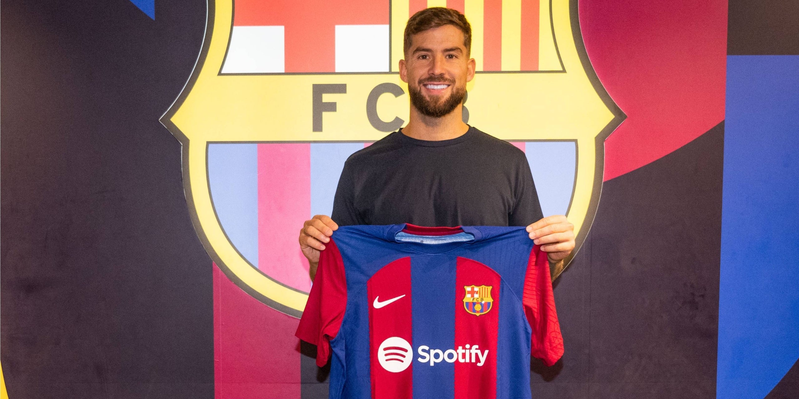 Iñigo Martínez, durant la seva presentació amb el Barça | FC Barcelona