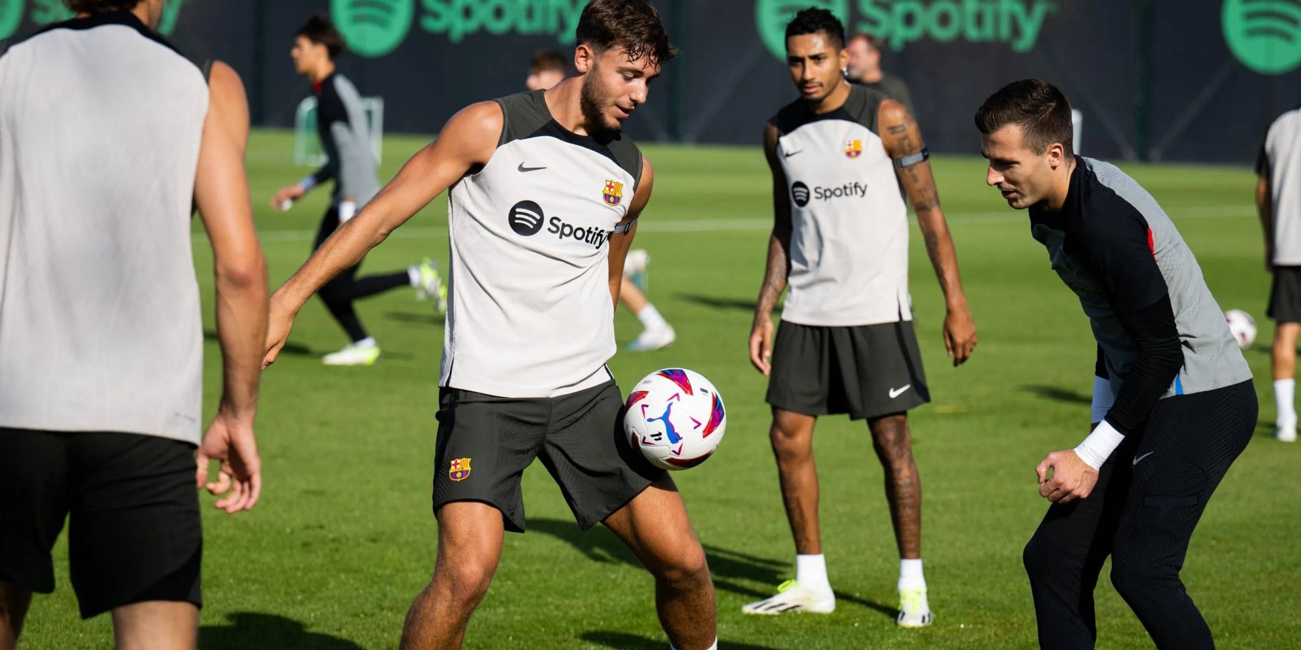 Nico González, durant un entrenament del Barça aquest estiu | FC Barcelona
