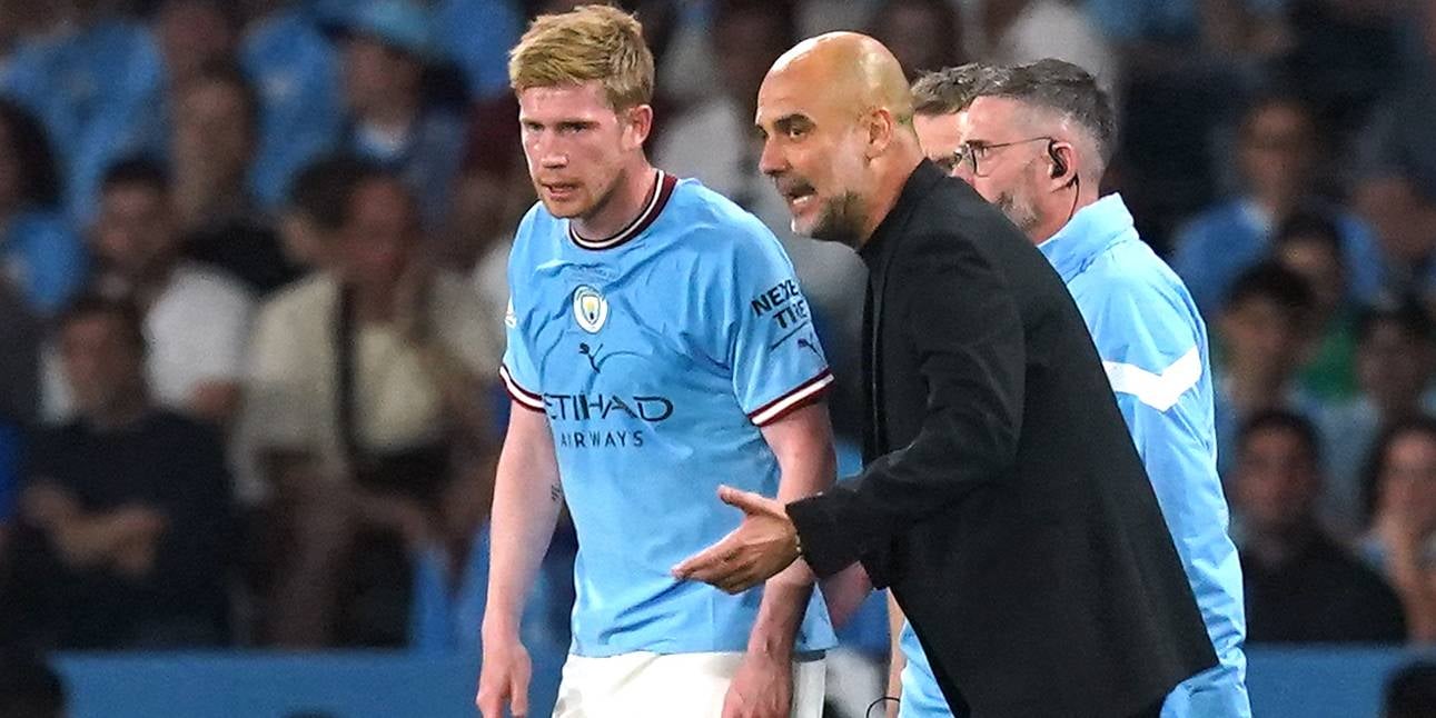Kevin de Bruyne i Pep Guardiola, durant un partit | Europa Press
