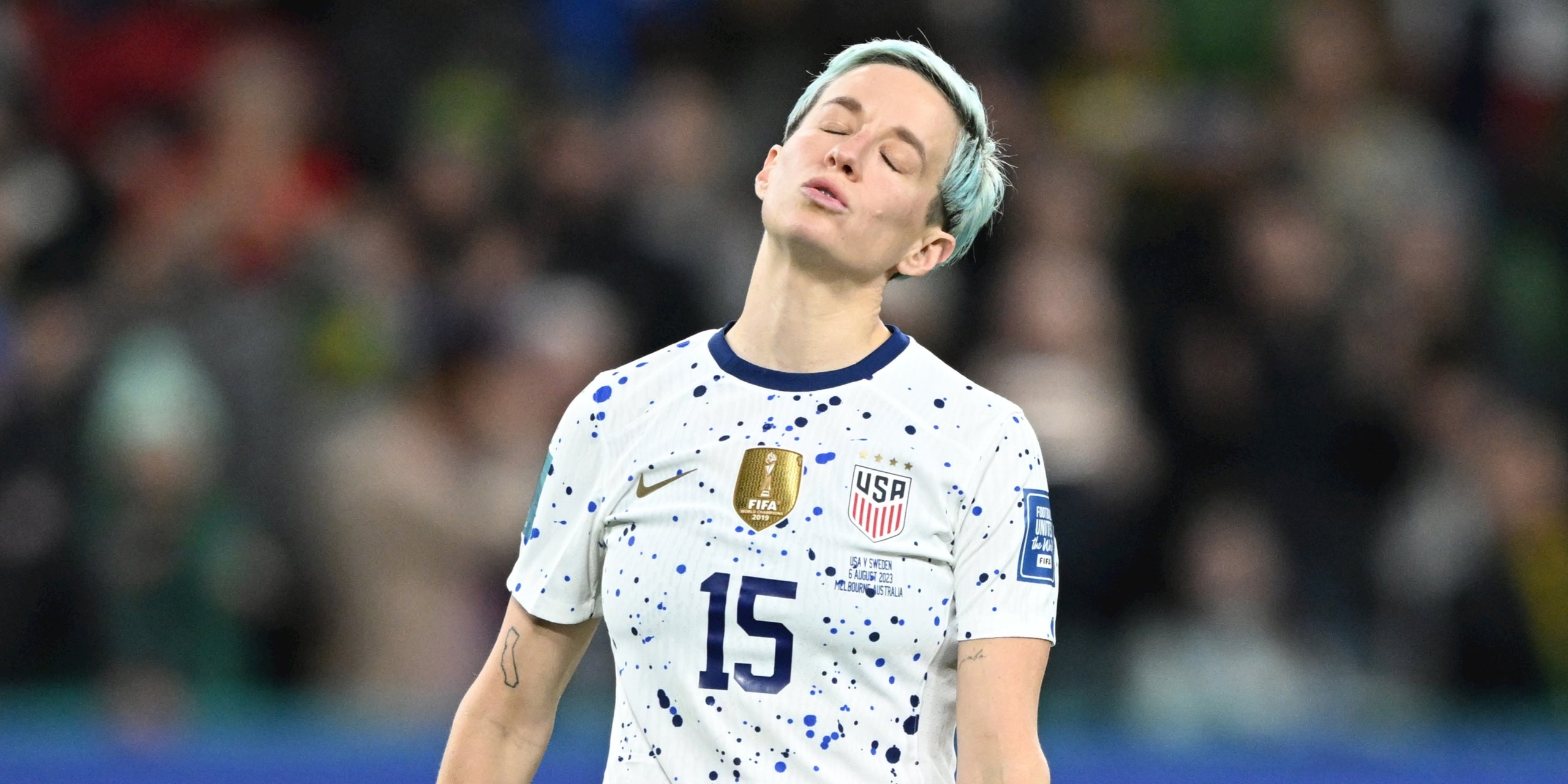 Mrapinoe Rapinoe carrega contra Rubiales