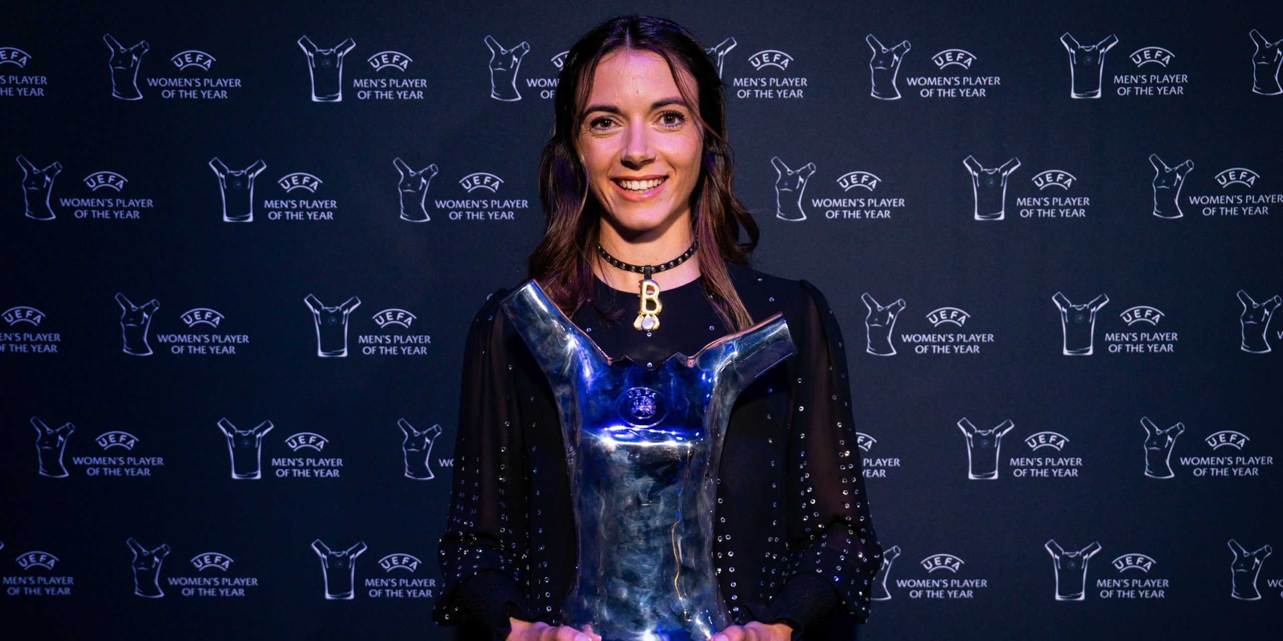 Aitana Bonmatí, amb el premi a millor jugadora de l'any | FC Barcelona