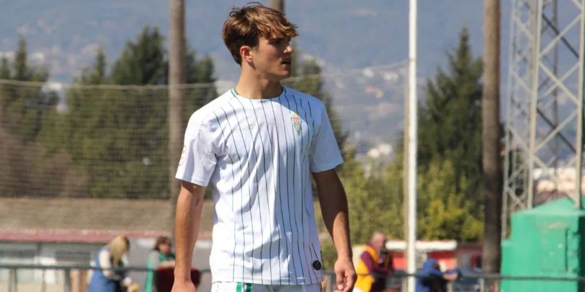 Álvaro Prieto, durante un partido con el Córdoba | @alvroprieto_