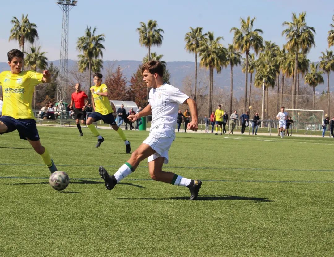 Álvaro Prieto, durante un partido con el Córdoba | @alvroprieto_