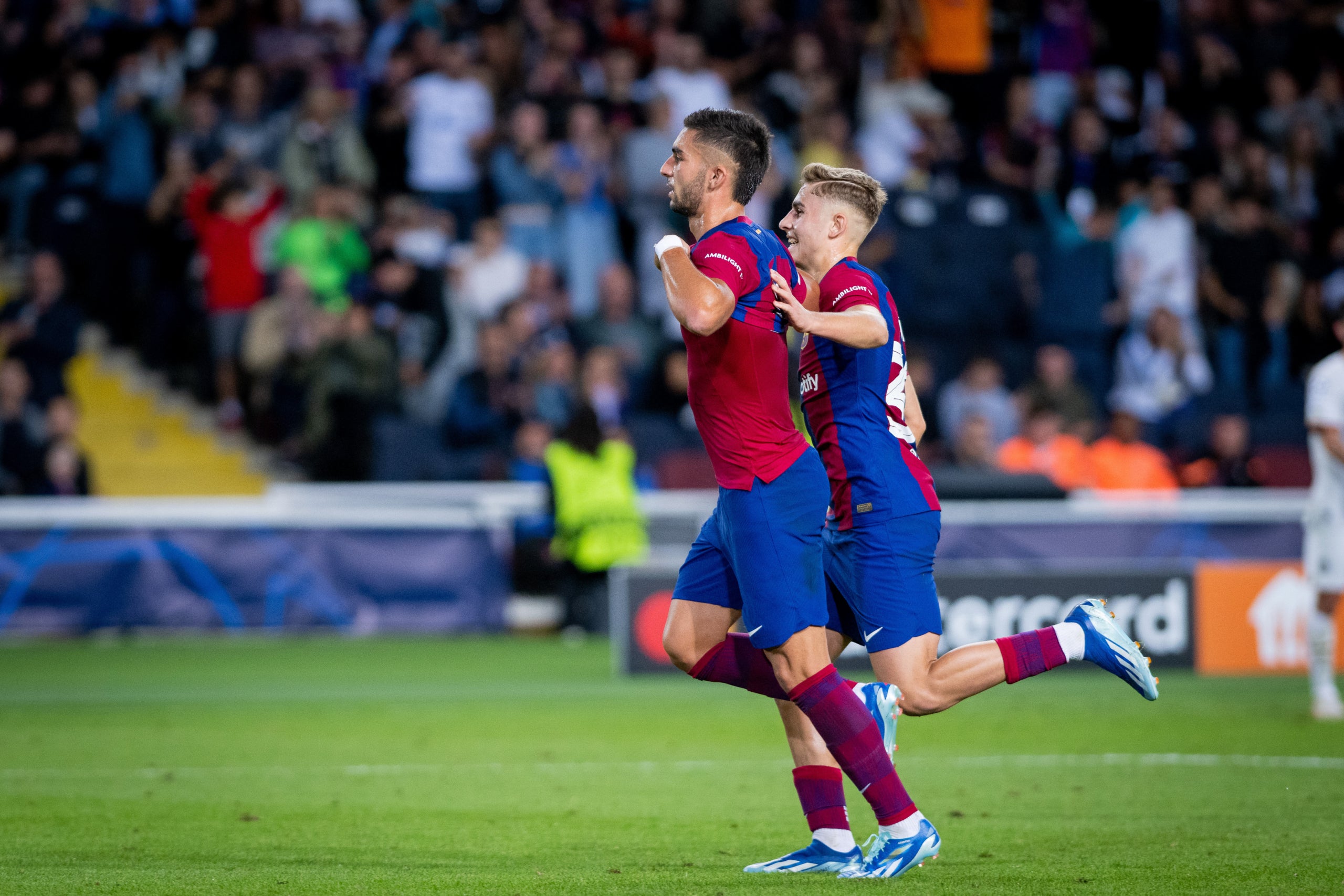 Ferran Torres i Fermín López celebran el primer gol del Barça | Europa Press