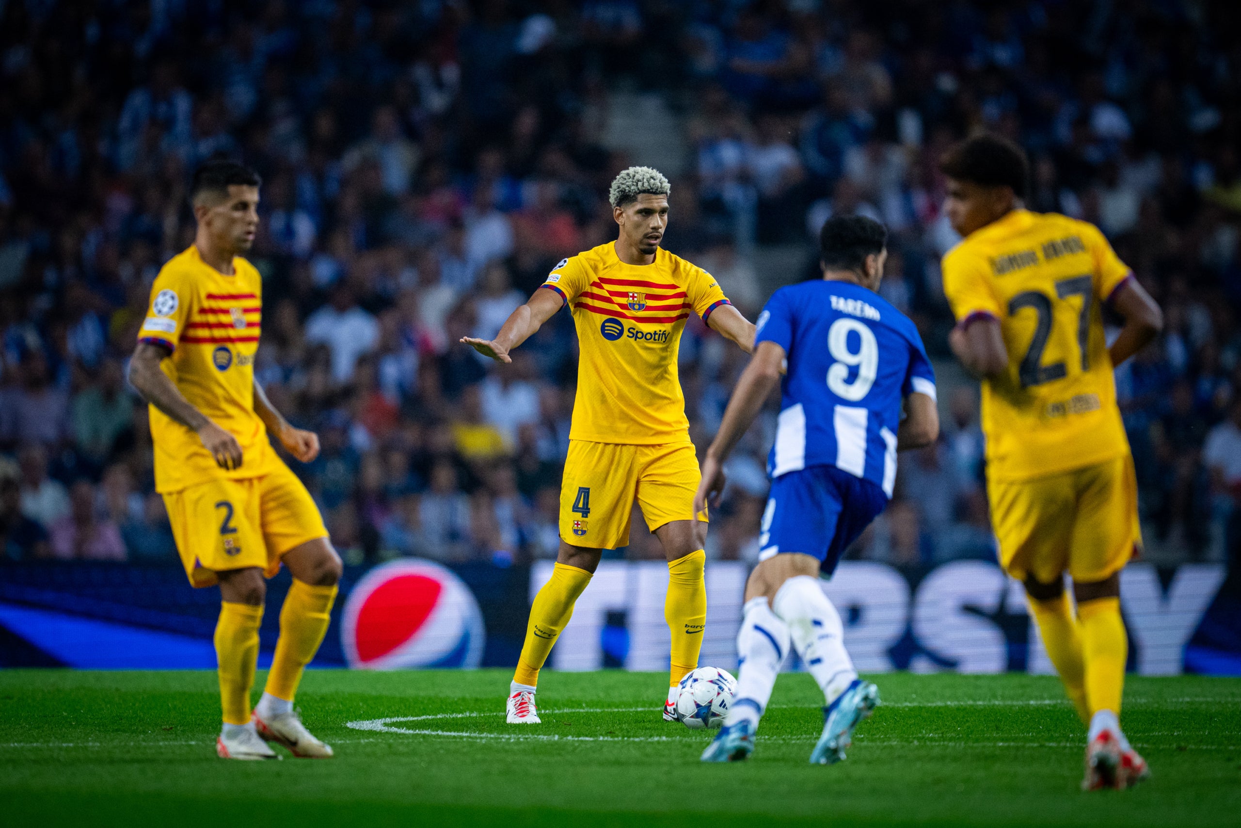 Ronald Araujo, durante el partido contra el Oporto | FC Barcelona