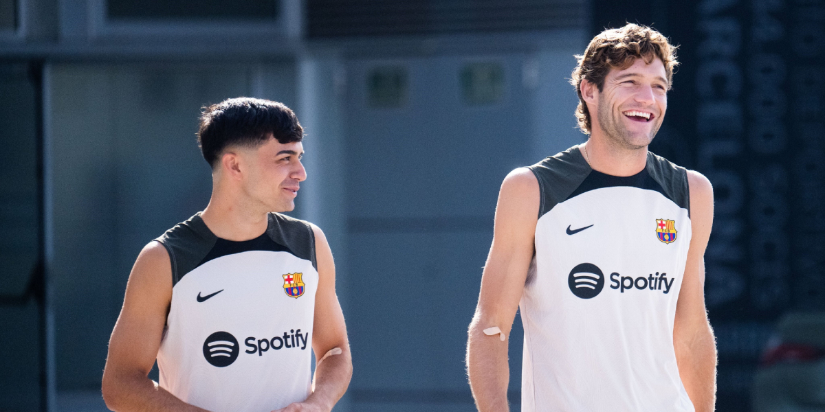Pedri i Marcos Alonso, jugadors del Barça | Europa Press