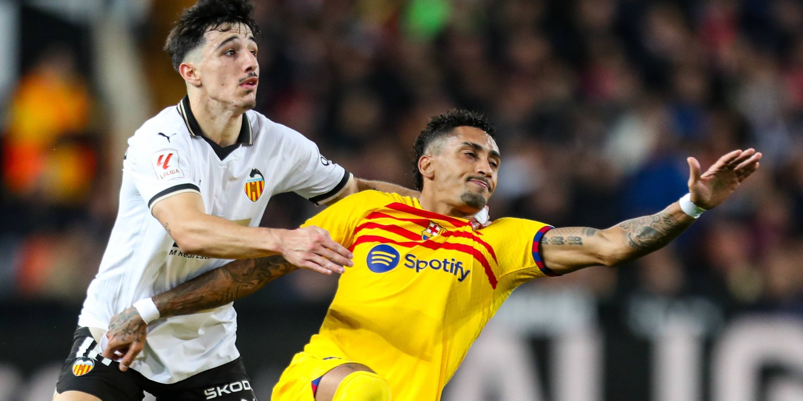 Raphinha, durante el partido contra el Valencia | Europa Press