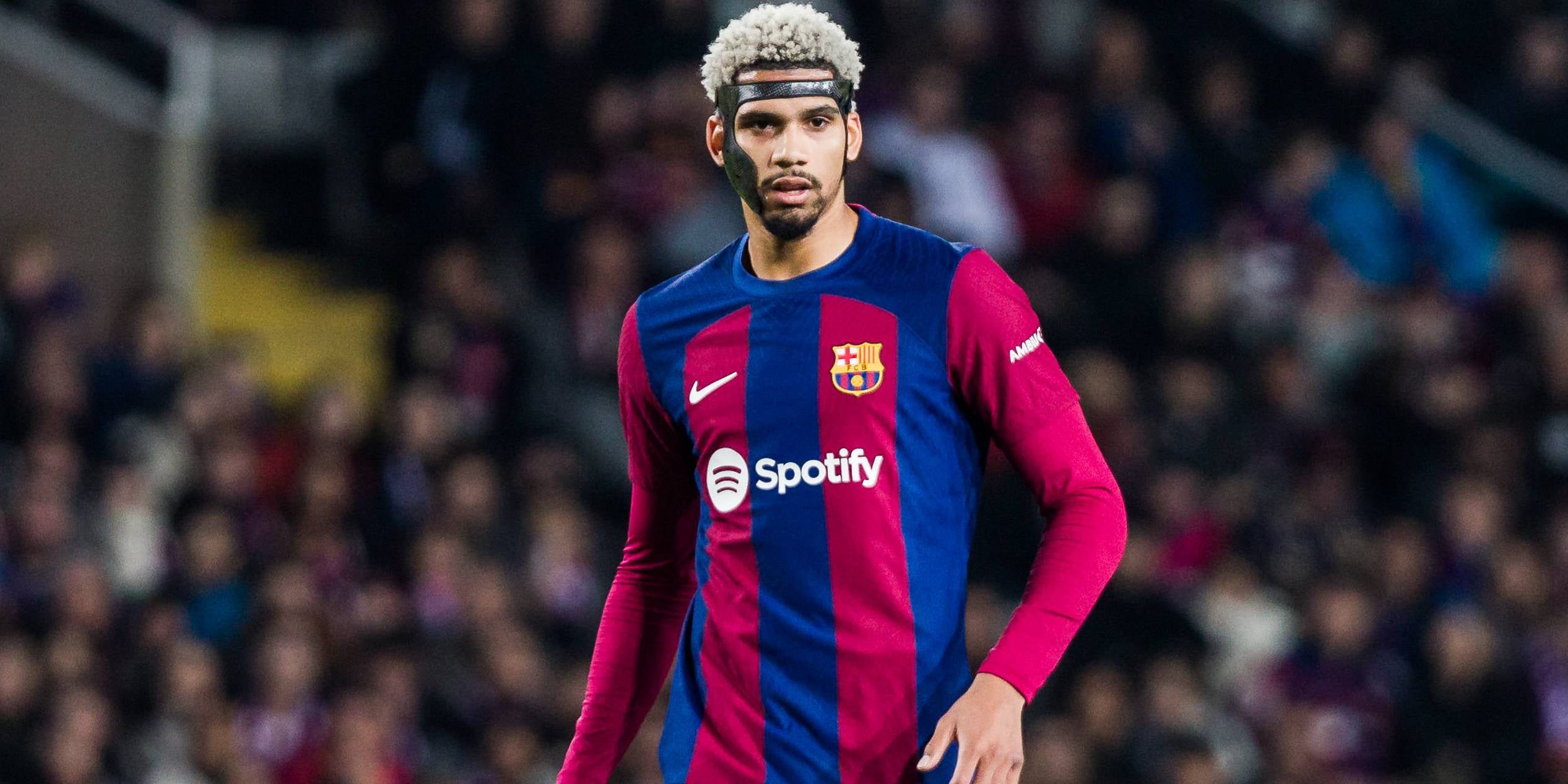 Ronald Araujo, durant un partit del Barça | Europa Press