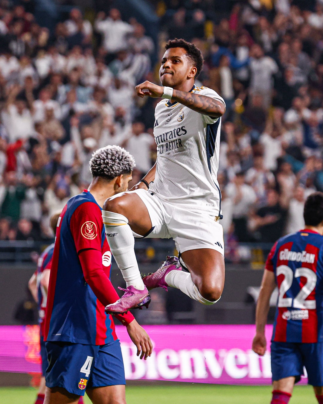 Rodrygo celebra un gol a la final de la Supercopa contra el Barça | Real Madrid CF