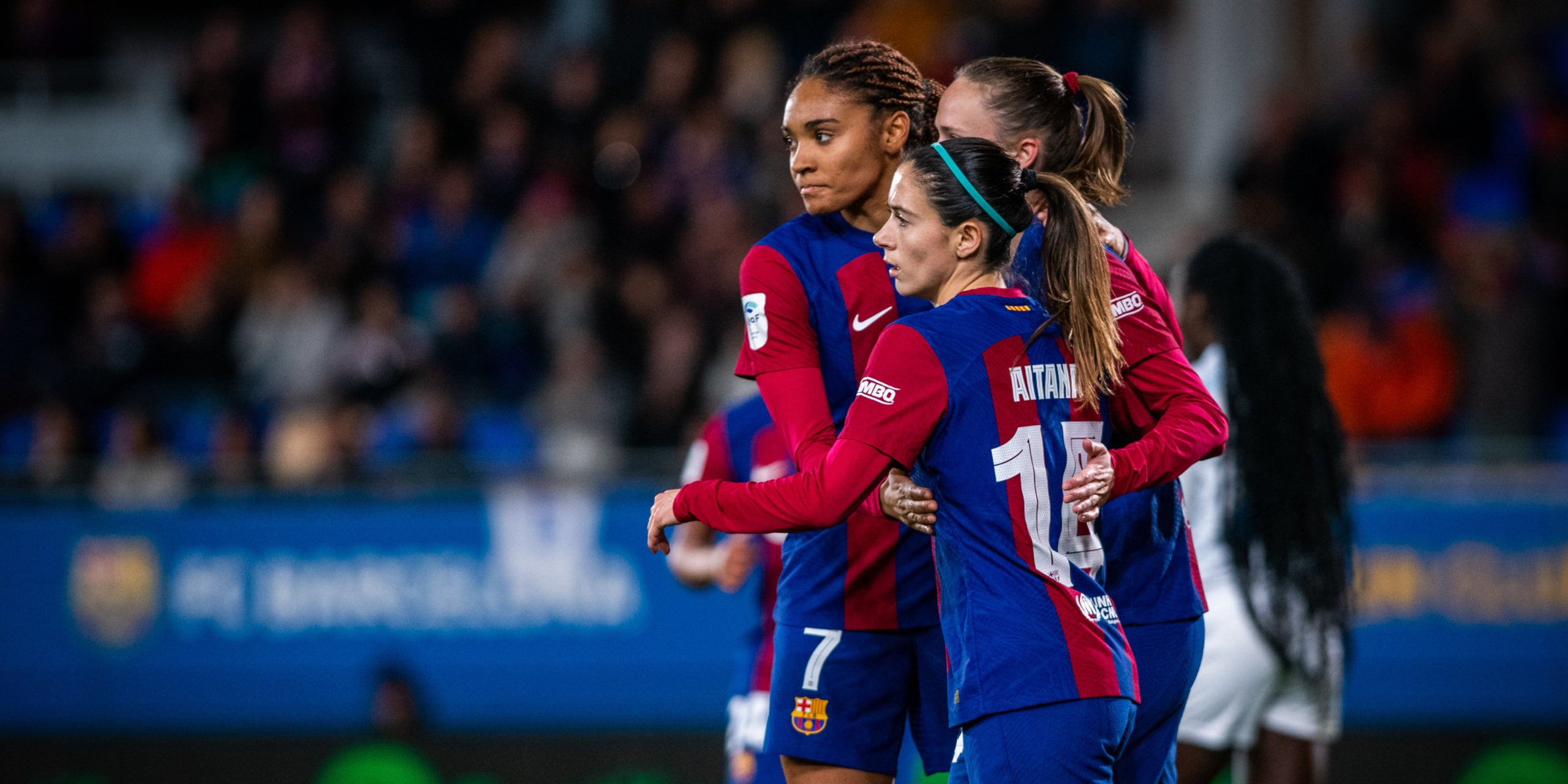 Las jugadoras del Barça, celebrando un gol contra el Levante Las Planas | @FCBfemeni