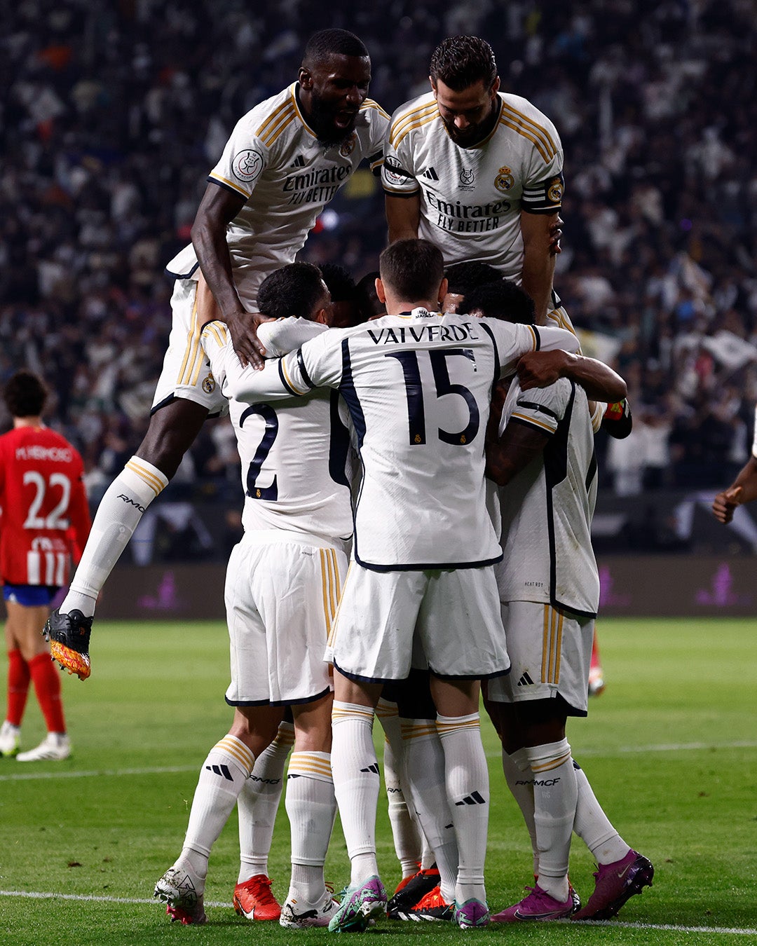 Els jugadors del Madrid celebren un dels gols contra l'Atlètic | Real Madrid CF