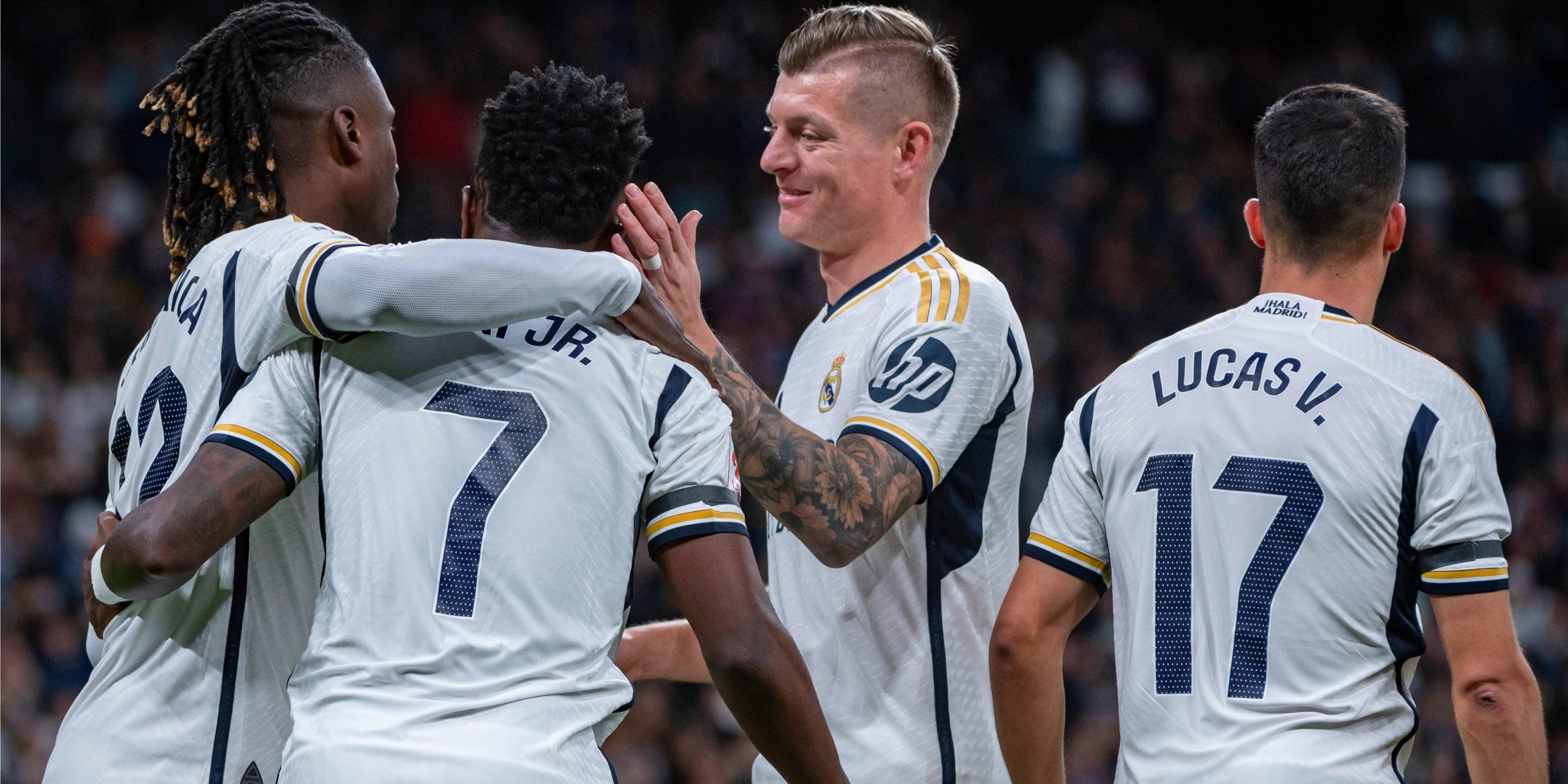 Toni Kroos, al centre de la imatge, celebrant un gol del Madrid | Europa Press
