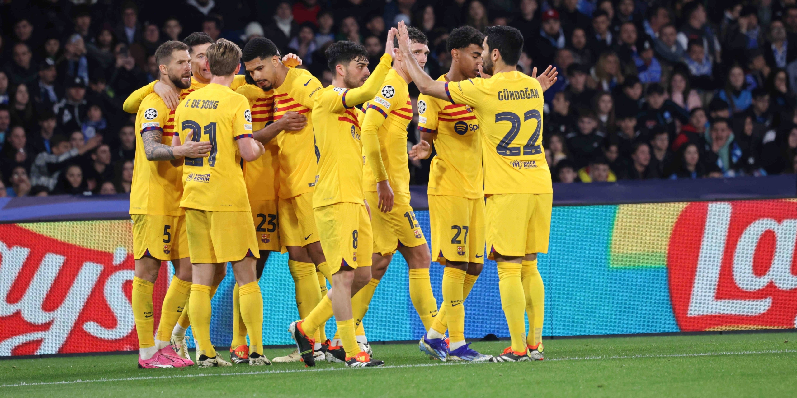 Els jugadors del Barça celebren el gol de Lewandowski contra el Nàpols | Europa Press