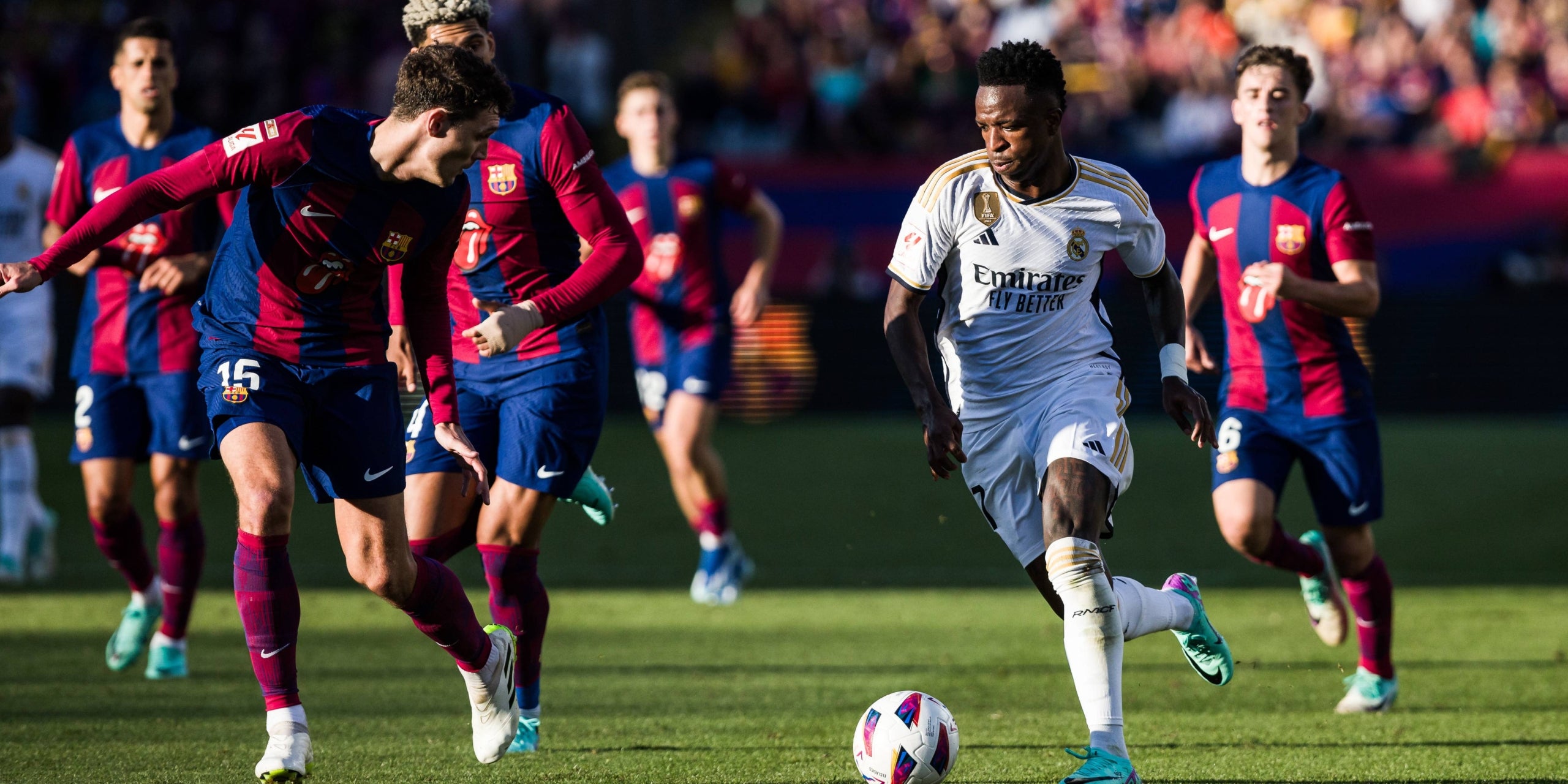 Vinicius, durant el clàssic de Lliga de la primera volta | Europa Press