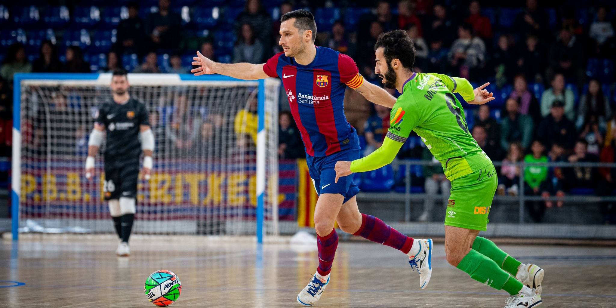 Dyego, jugador del Barça, i Moslem, jugador del Palma Futsal | FC Barcelona