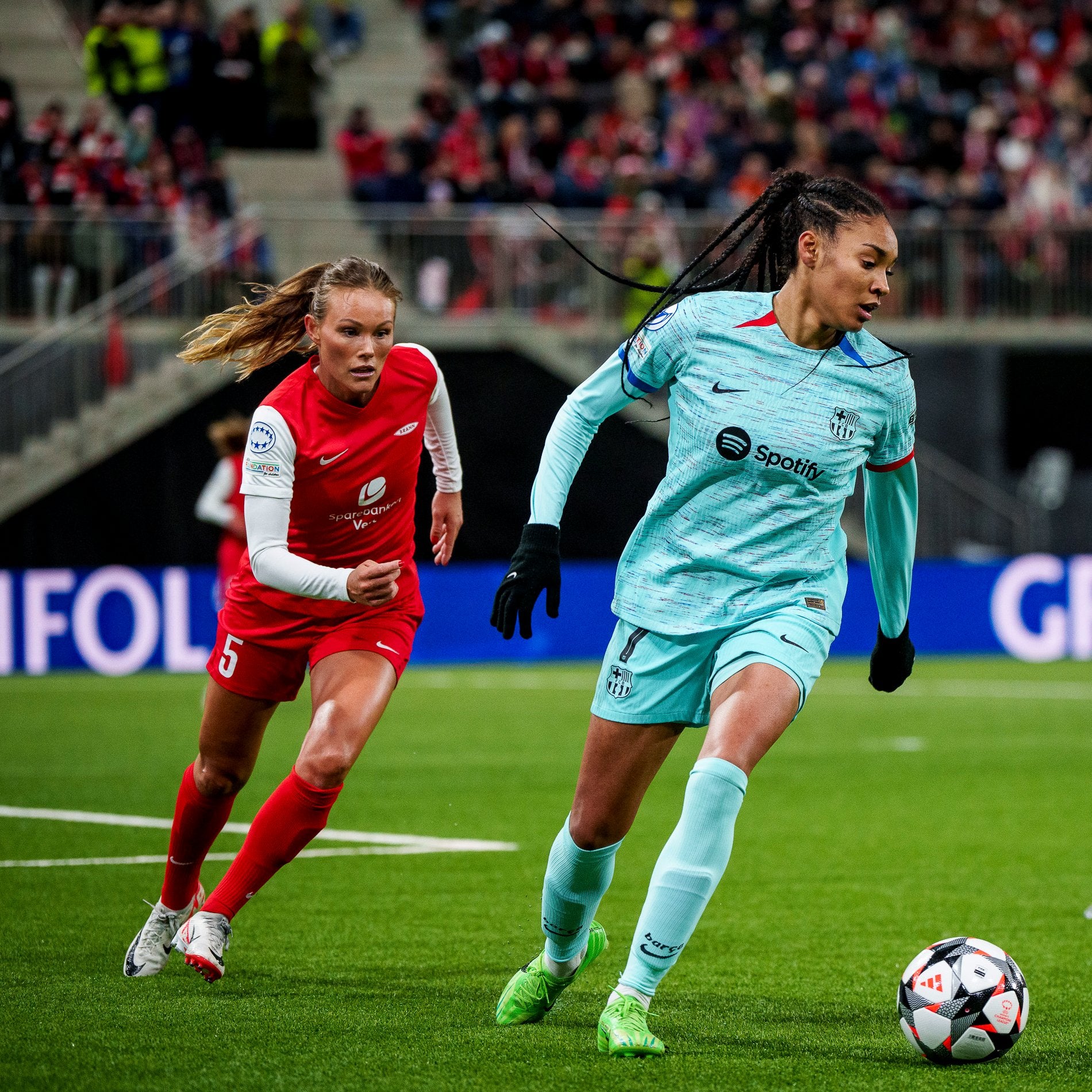 Salma Paralluelo, durant el partit contra el Brann | FC Barcelona