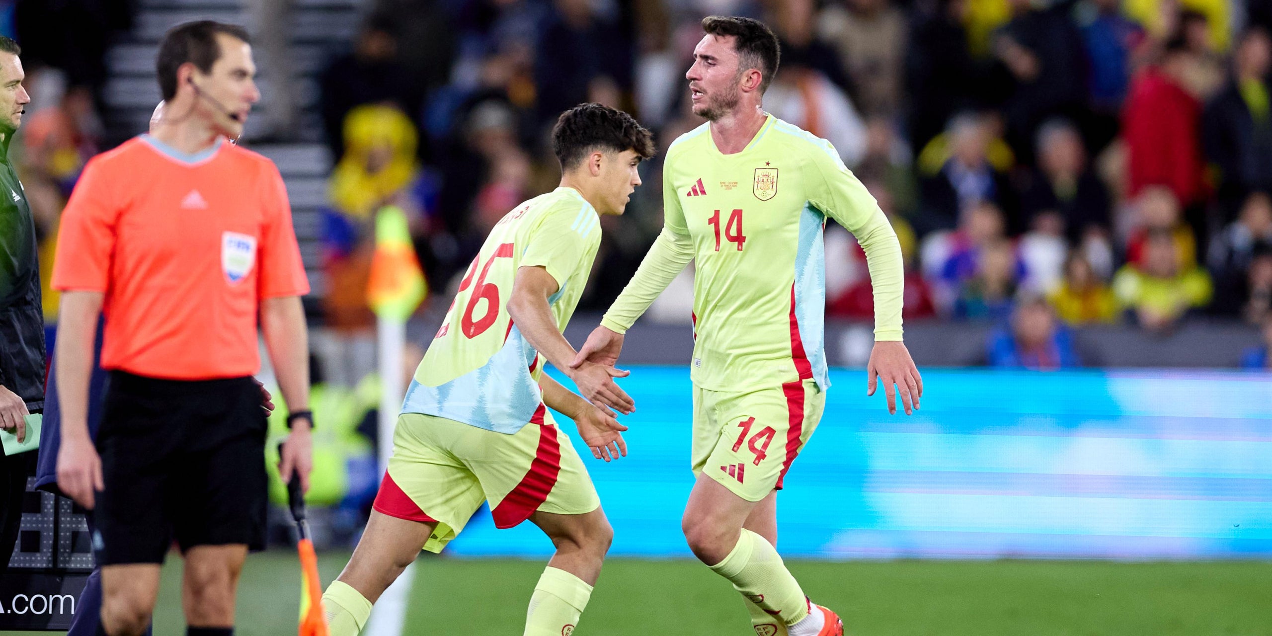 Pau Cubarsí, debutante con la selección española | @SEFutbol
