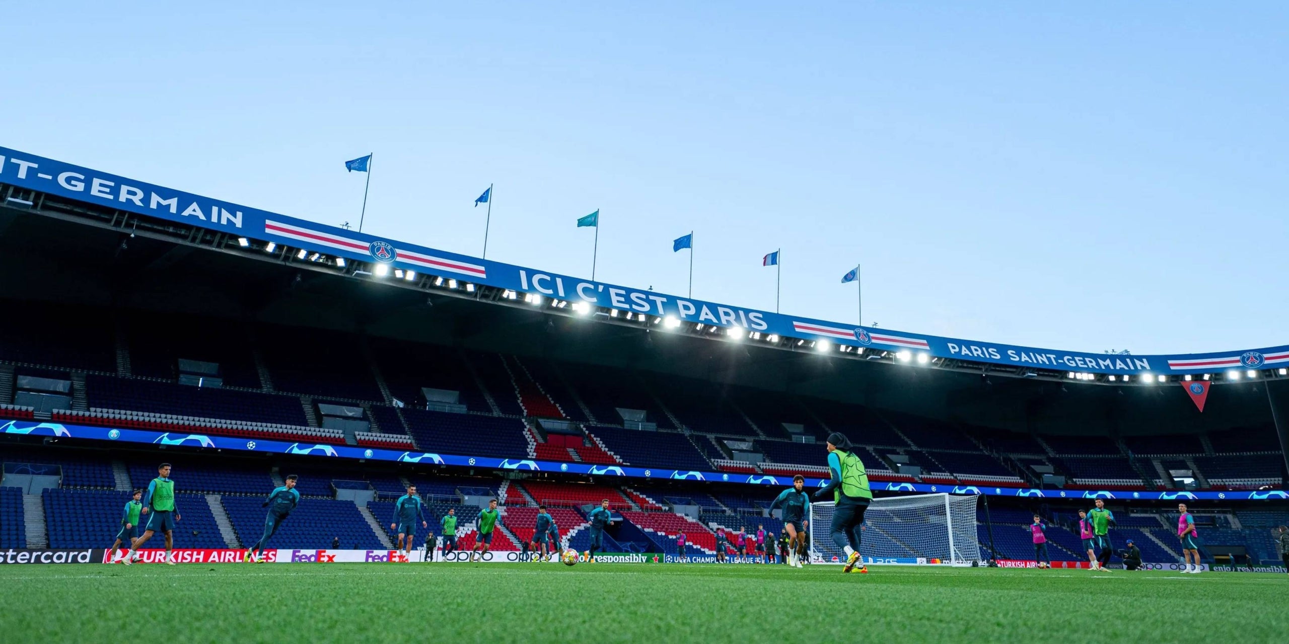 Els jugadors del Barça, entrenant-se al Parc dels Prínceps | FC Barcelona