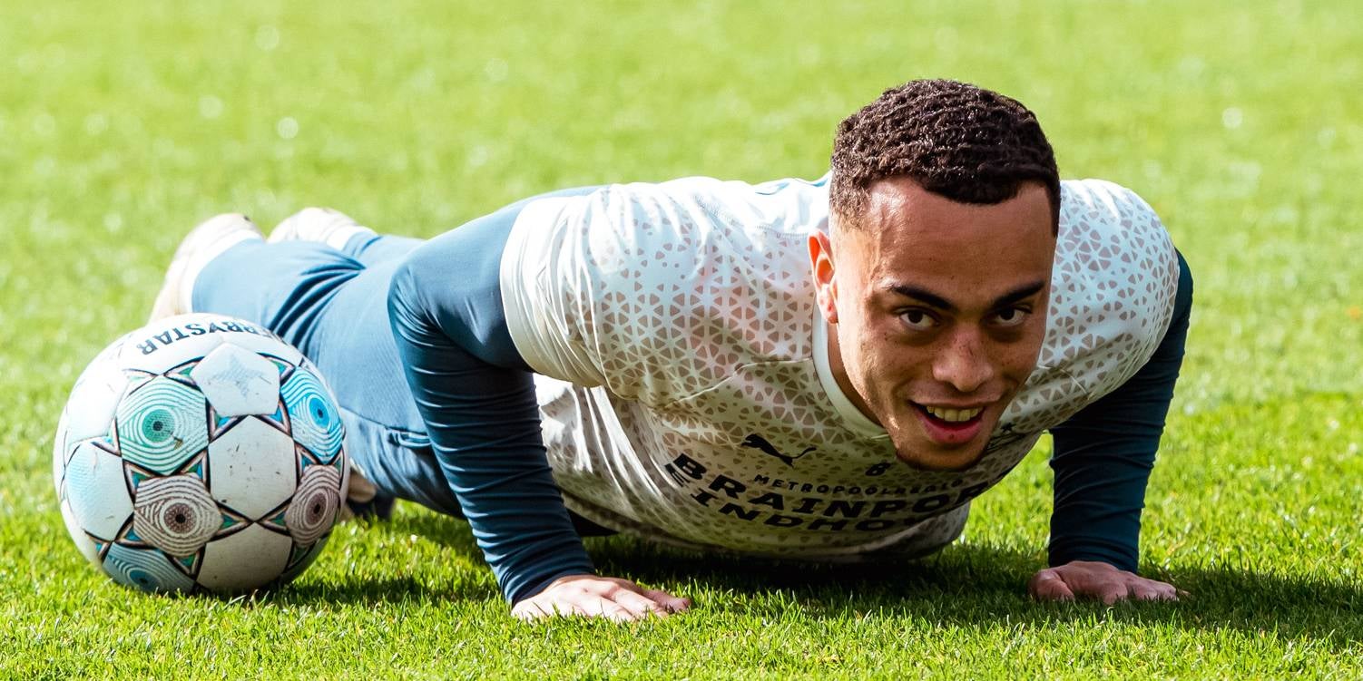 Sergiño Dest, durant un entrenament amb el PSV | PSV Eindhoven