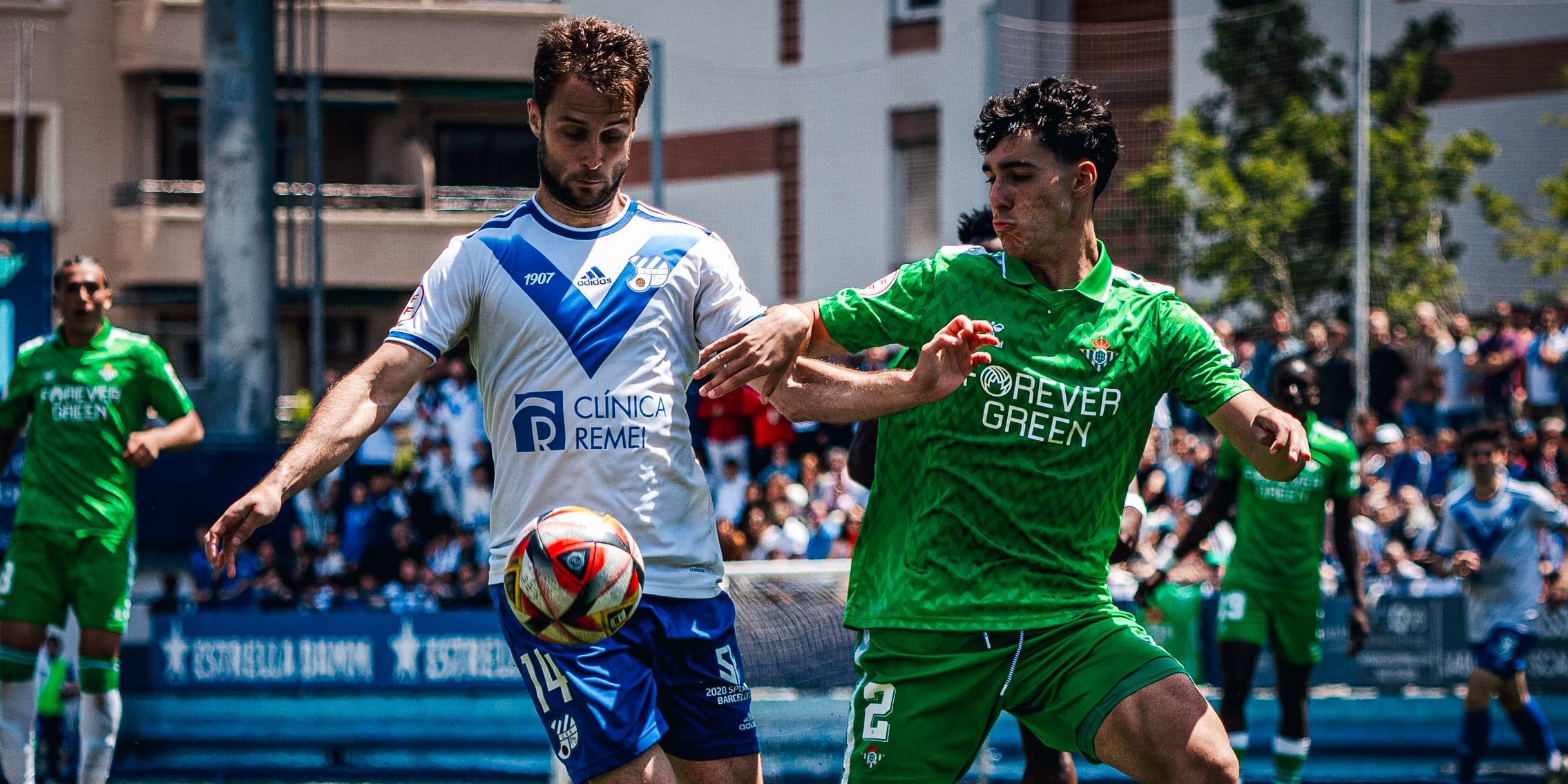 Àlex Pla, jugador de l'Europa, durant la tornada contra el filial del Reial Betis | CE Europa