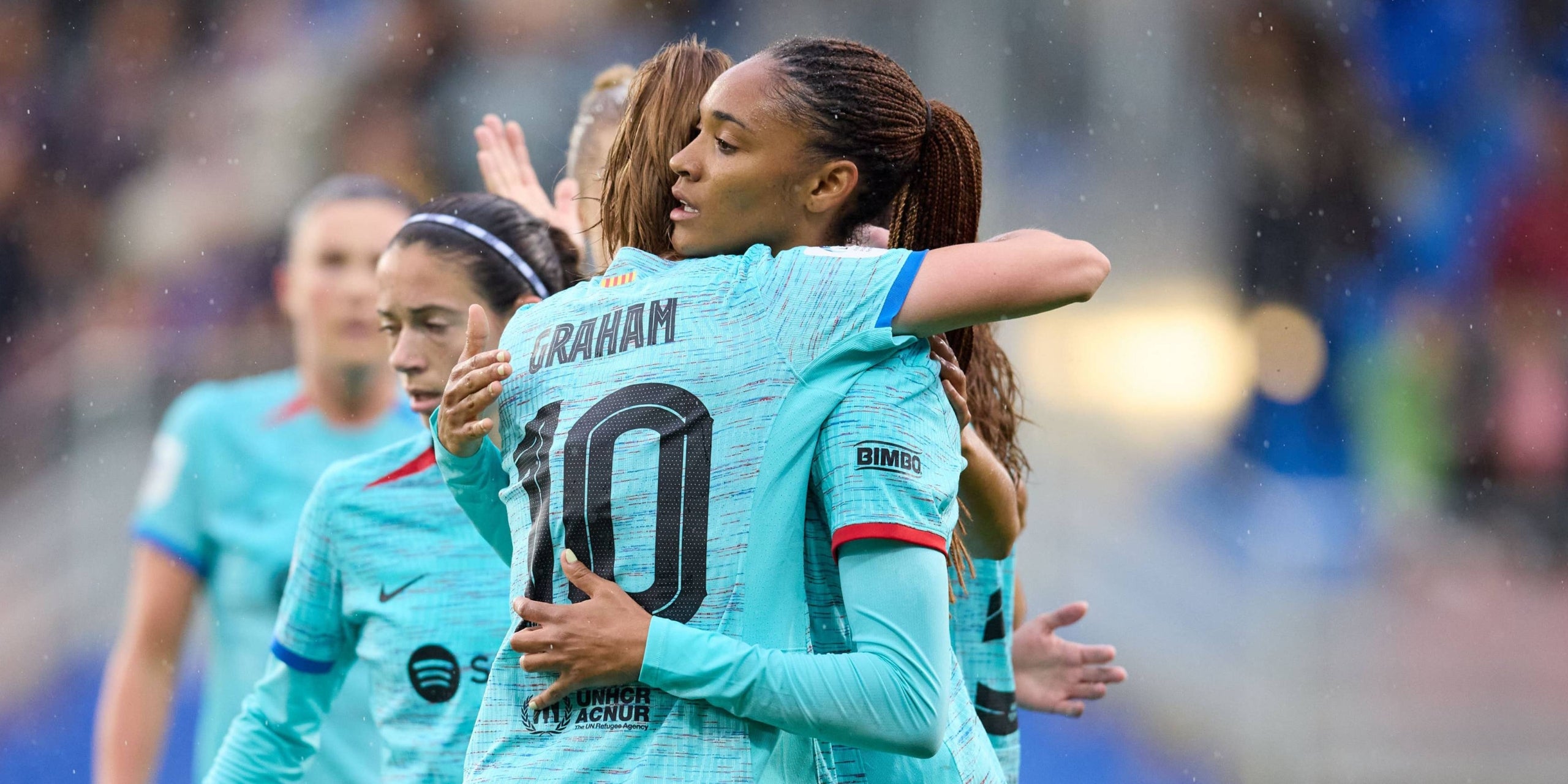 Graham Hansen i Salma Paralluelo, jugadores del Barça, celebrant un gol | FC Barcelona