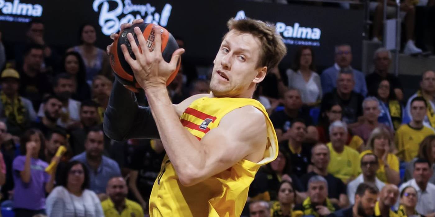 Jan Vesely, jugador del Barça de bàsquet, durant el segon partit dels quarts de final contra el Lenovo Tenerife | FC Barcelona