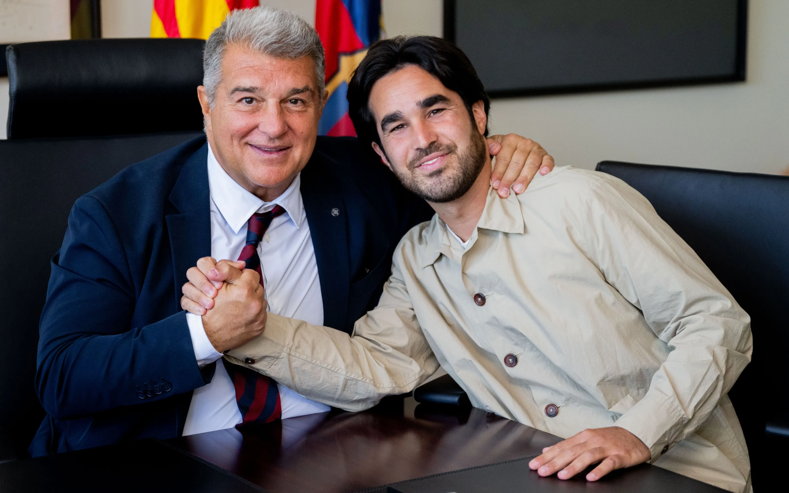 Pere Romeu, després de signar el seu contracte amb Joan Laporta | FC Barcelona