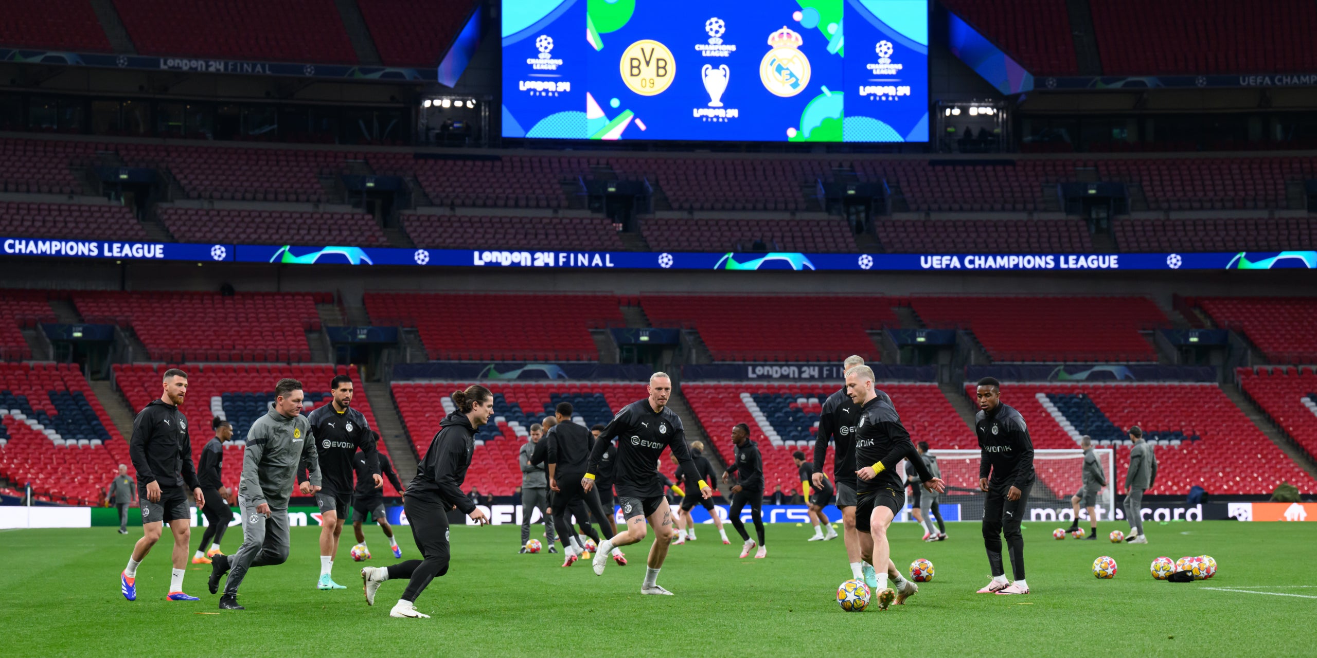 Els jugadors del Dortmund, en l'últim entrenament previ a la final de la Champions contra el Madrid | Europa Press