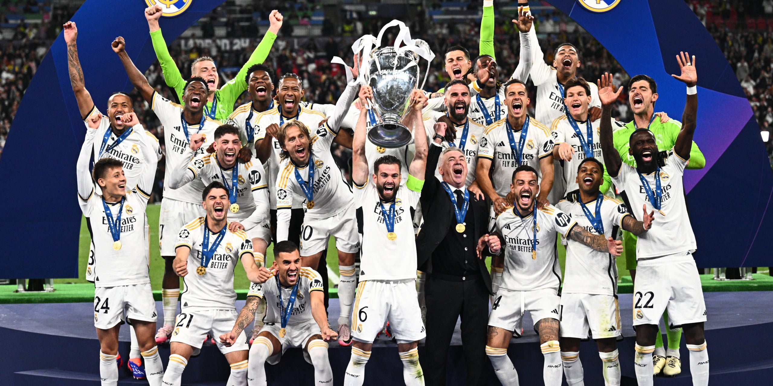 Els jugadors del Madrid, aixecant la Champions guanyada a Wembley | Europa Press