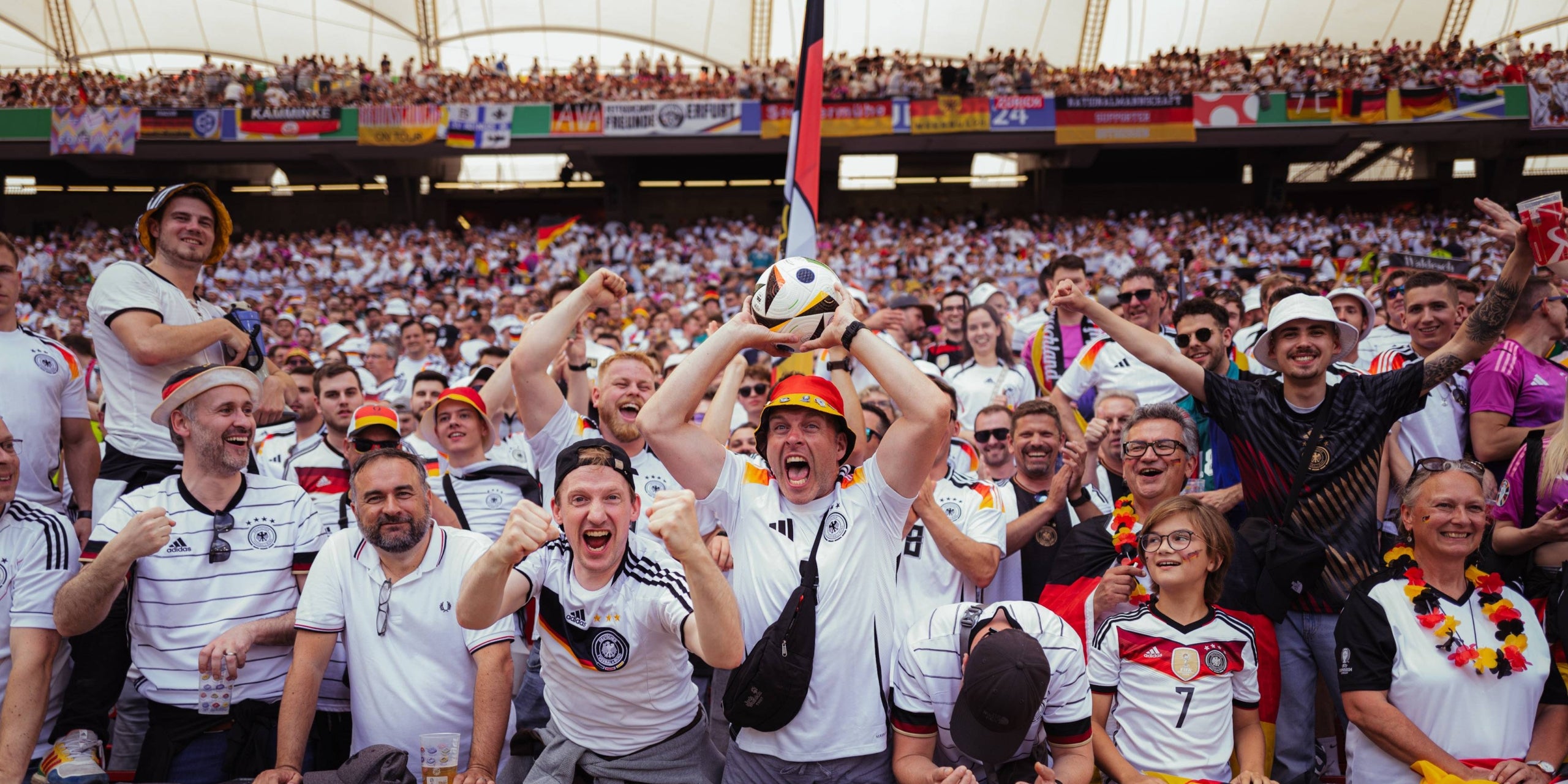 Aficionats alemanys, durant l'Eurocopa | DFB