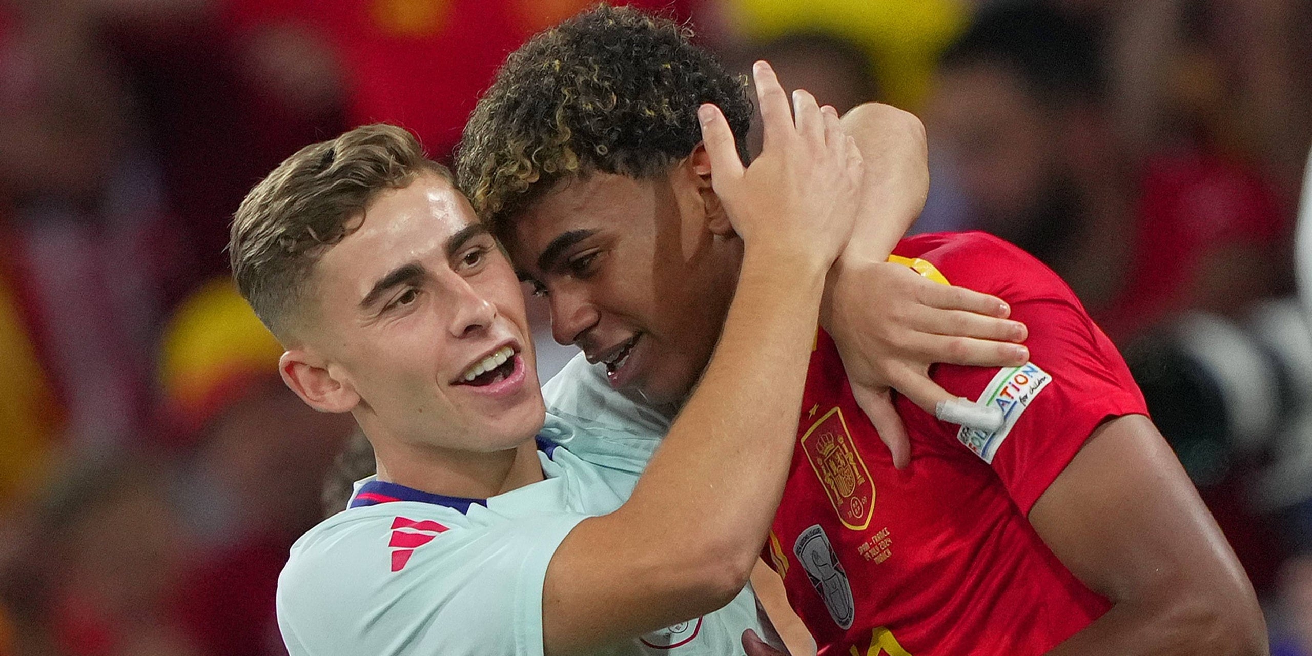 Fermin i Lamine Yamal celebren la victòria d'Espanya contra França a l'Eurocopa | Europa Press