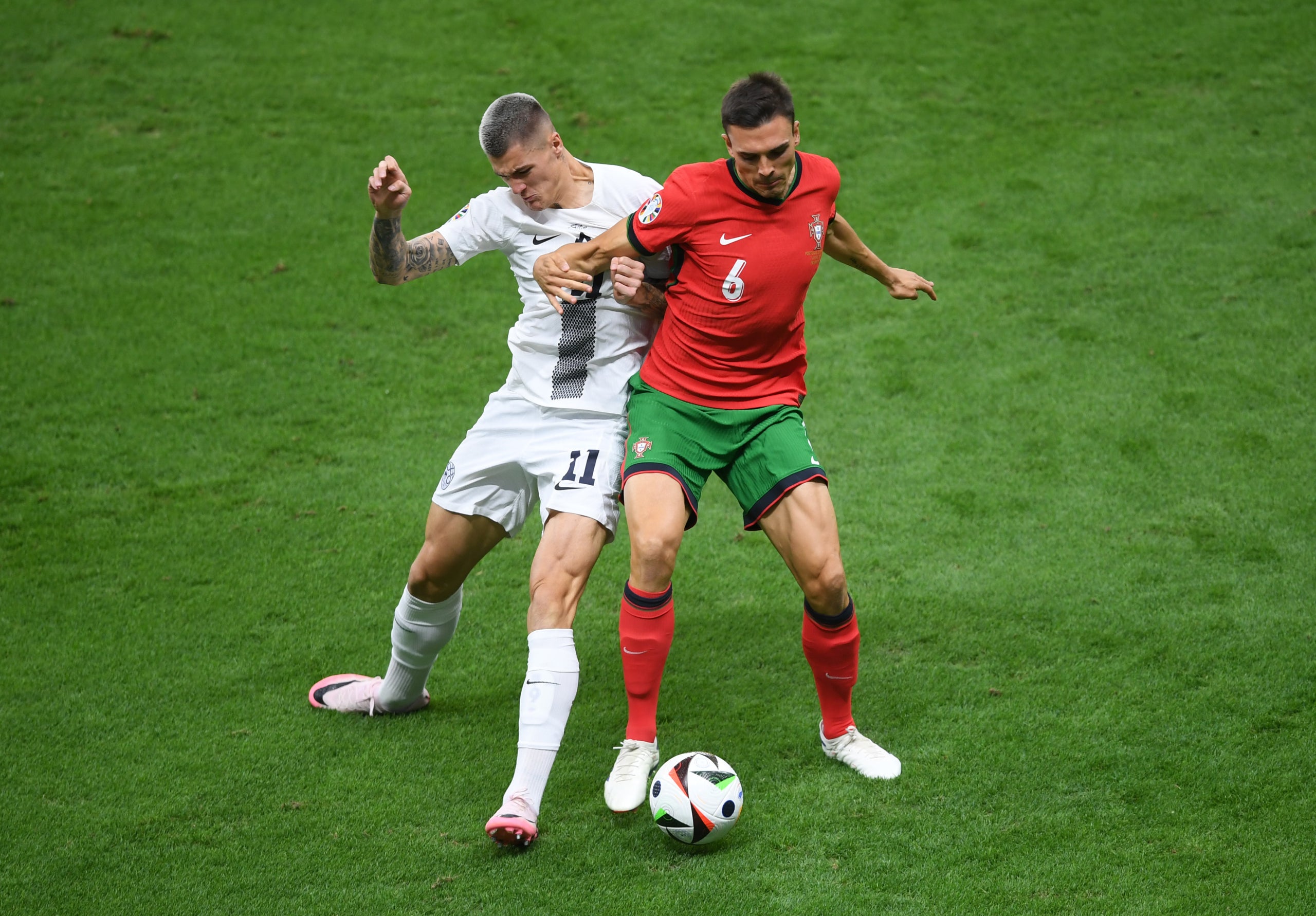 Eslovènia i Portugal s'han enfrontat als vuitens de final de l'Eurocopa | NZS