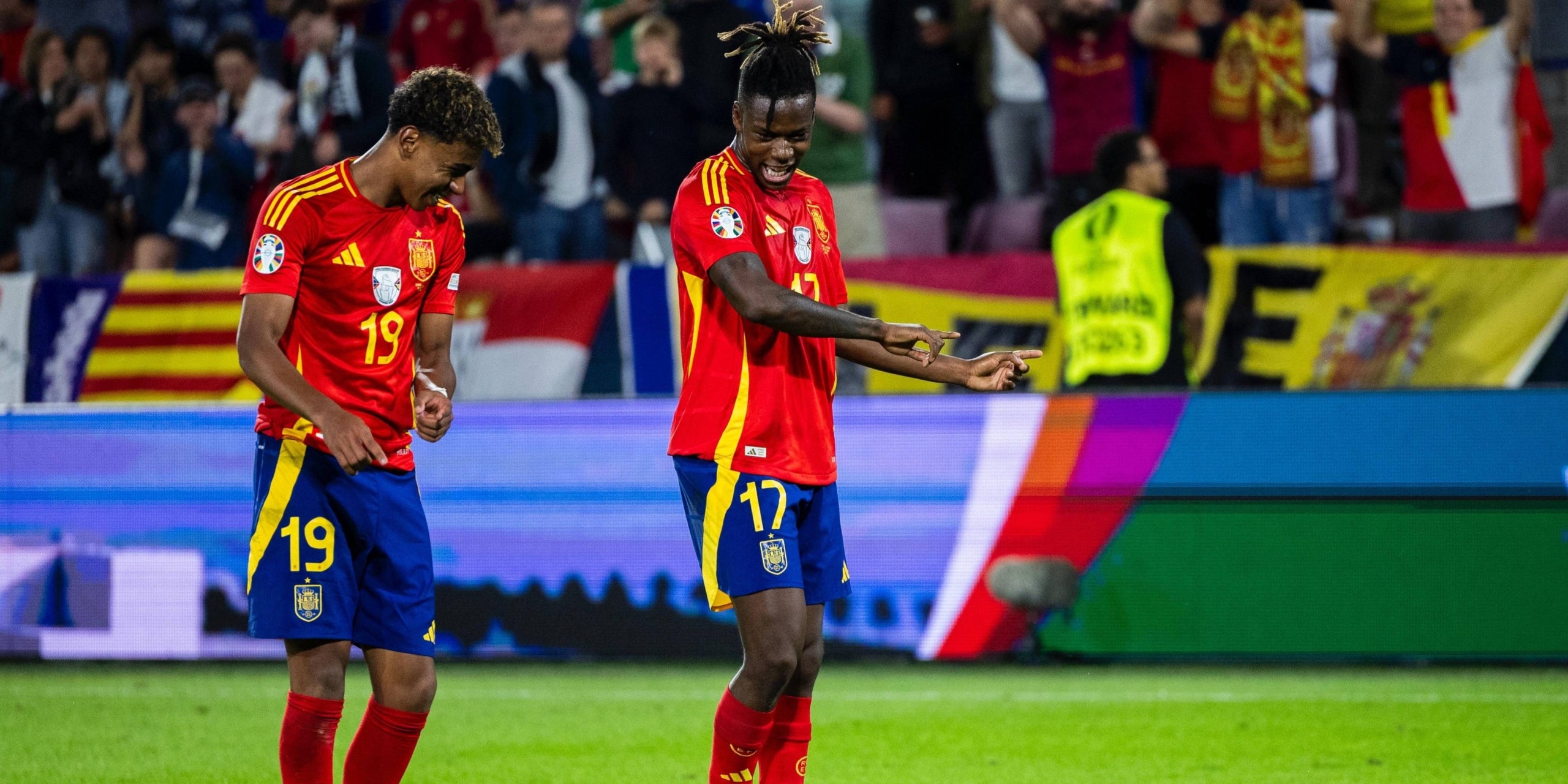 Lamine Yamal i Nico Williams, celebrant un gol amb Espanya | Selecció Espanyola de Futbol