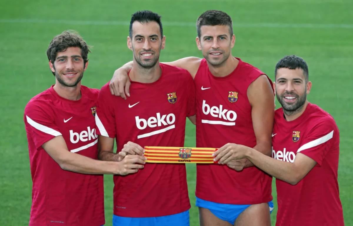 Sergi Roberto, Piqué, Jordi Alba i Busquets amb la senyera del Barça I FC Barcelona