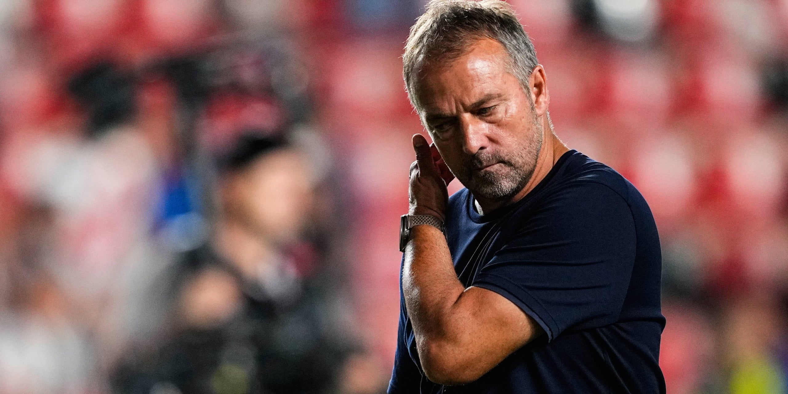 Hansi Flick, durante el Rayo-Barça | Europa Press