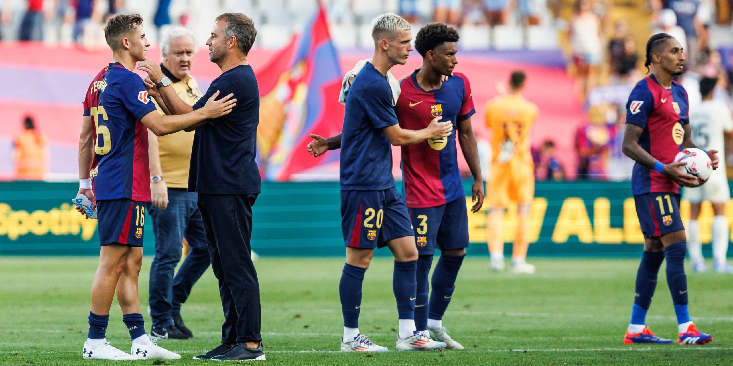 Flick y sus jugadores, tras golear al Valladolid | Europa Press