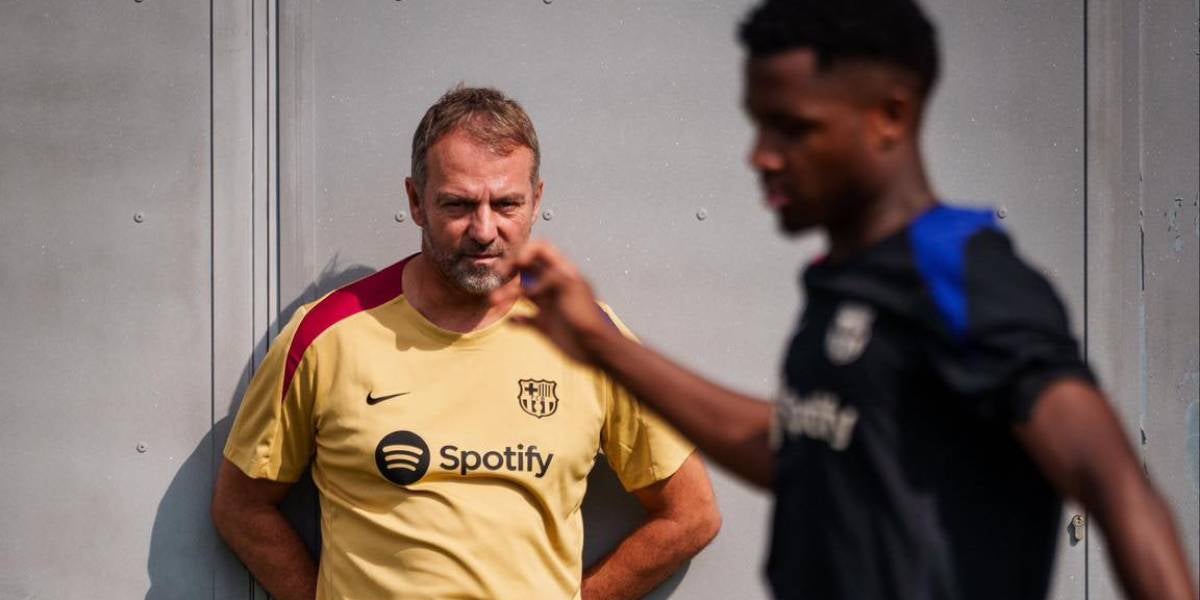 Hansi Flick i Ansu Fati, durant un entrenament | FC Barcelona