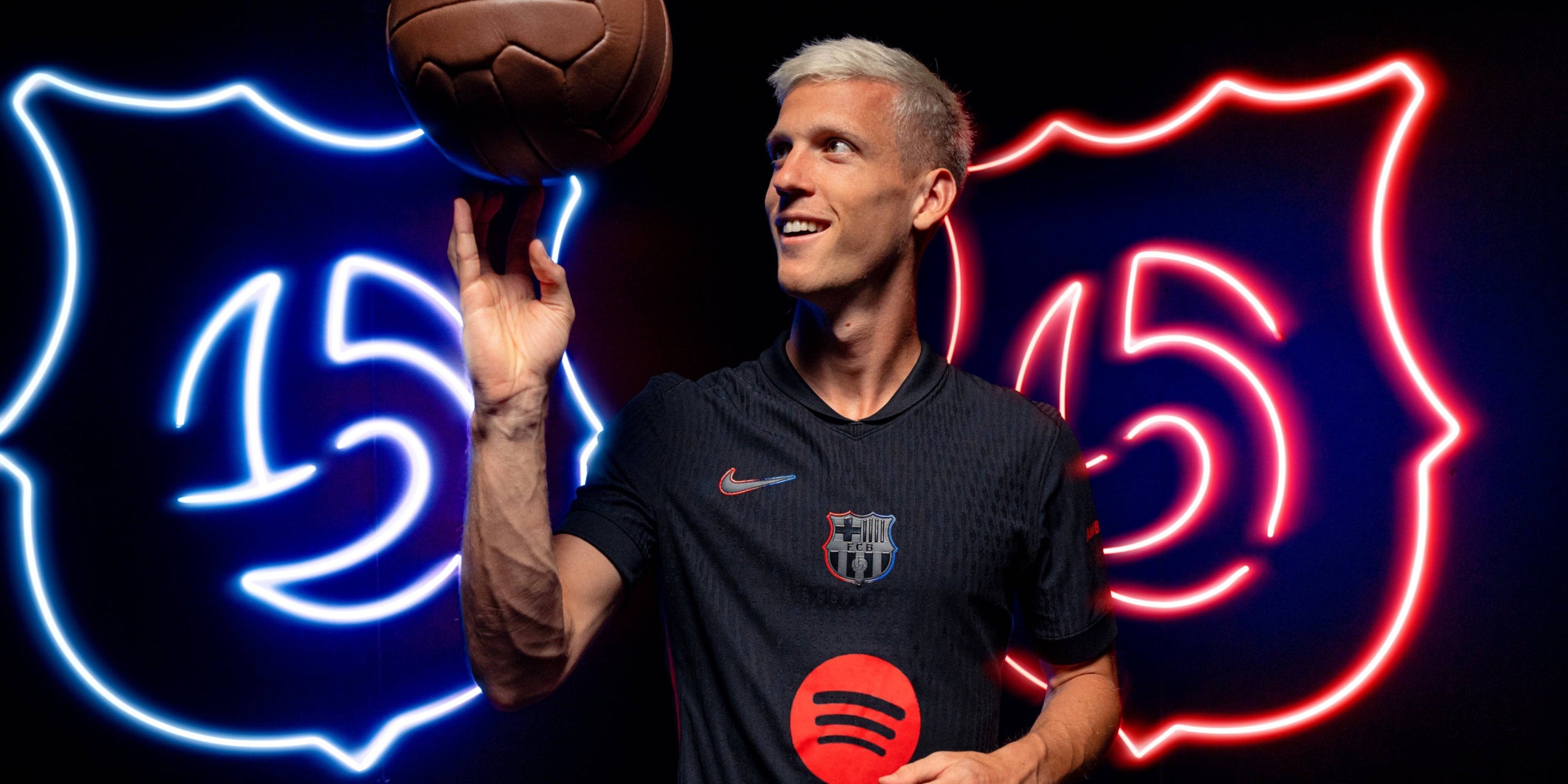 Dani Olmo, con la nueva segunda equipación del Barça | FC Barcelona