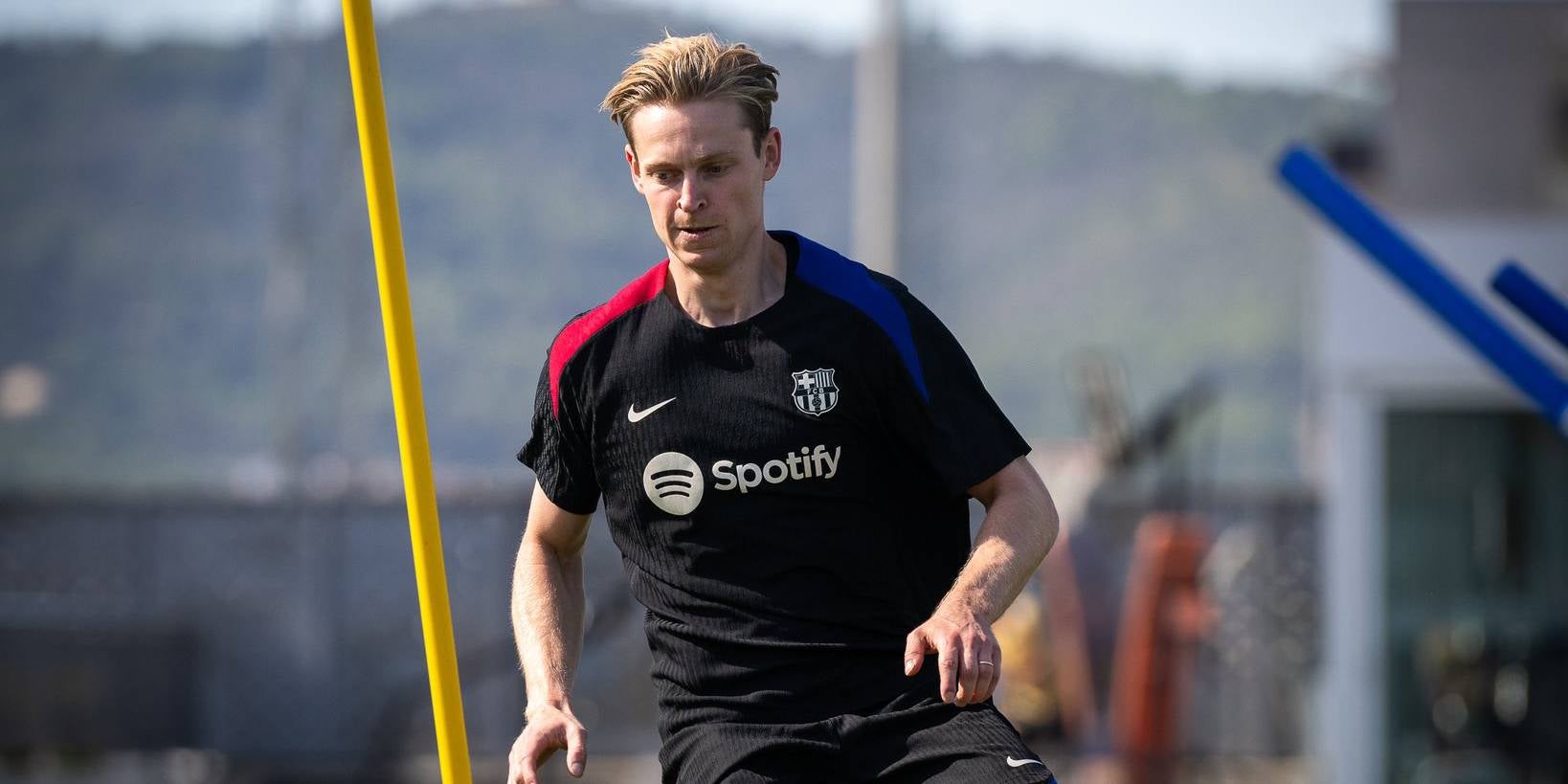 Frenkie de Jong torna als entrenaments amb el Barça | FC Barcelona