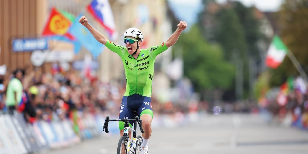 Pogacar fa història | @UCI_cycling