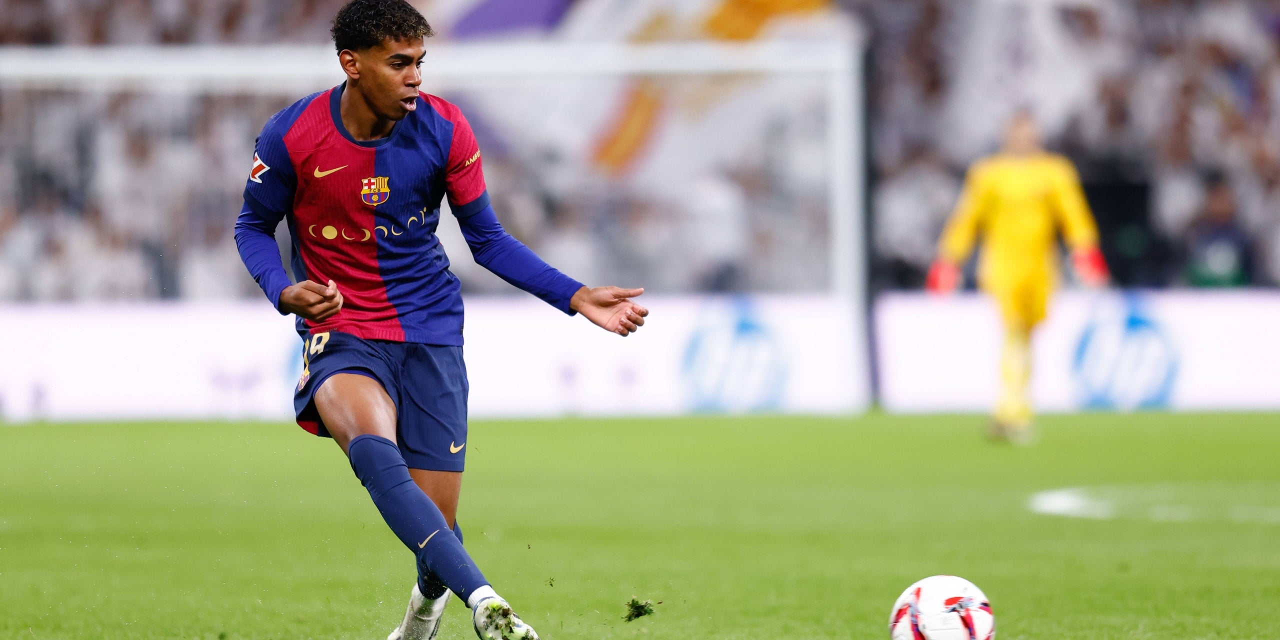 Lamine Yamal, durant el clàssic al Santiago Bernabéu | Europa Press
