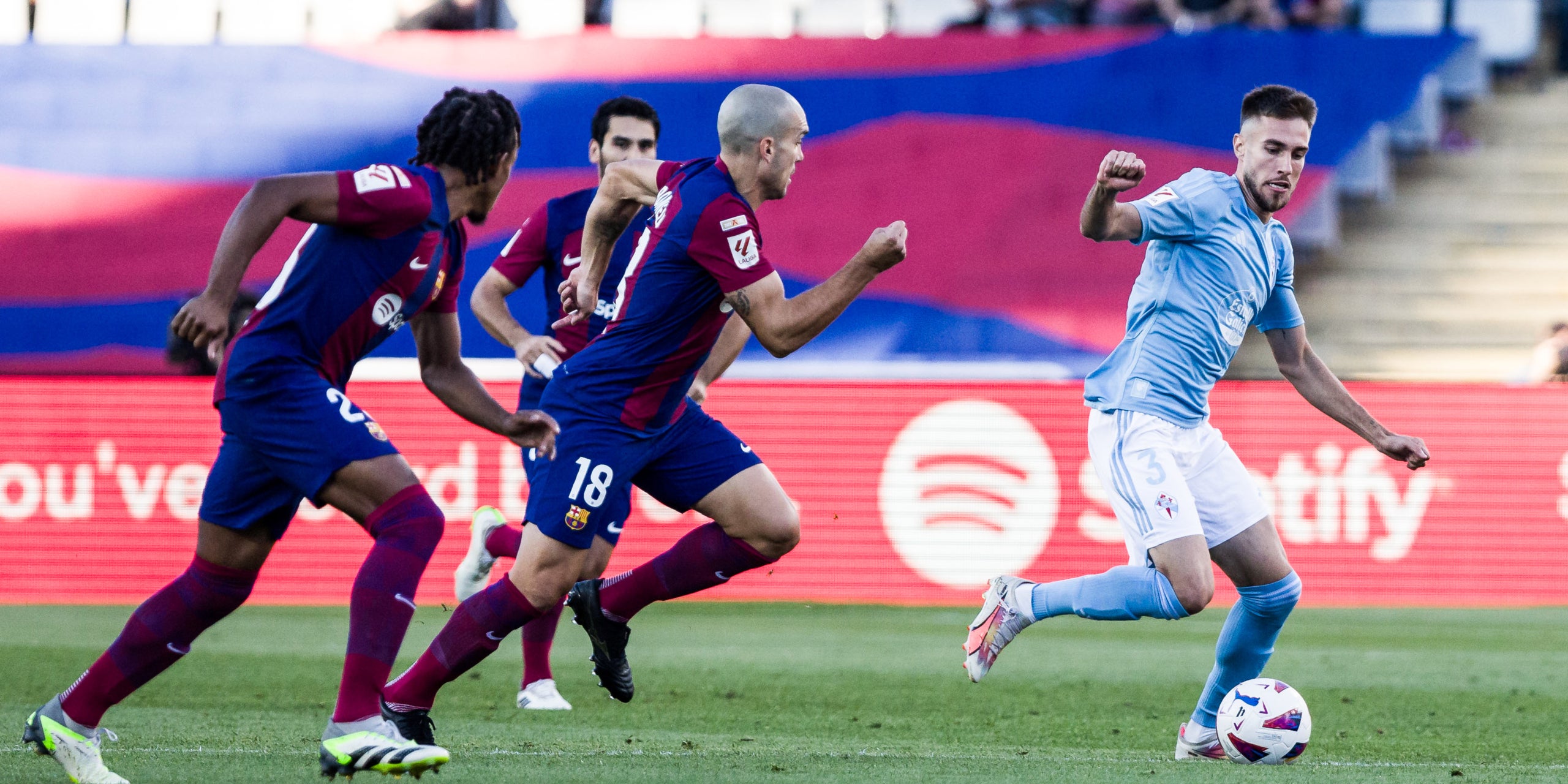 Óscar Mingueza, durant un partit contra el Barça amb el Celta de Vigo | Europa Press