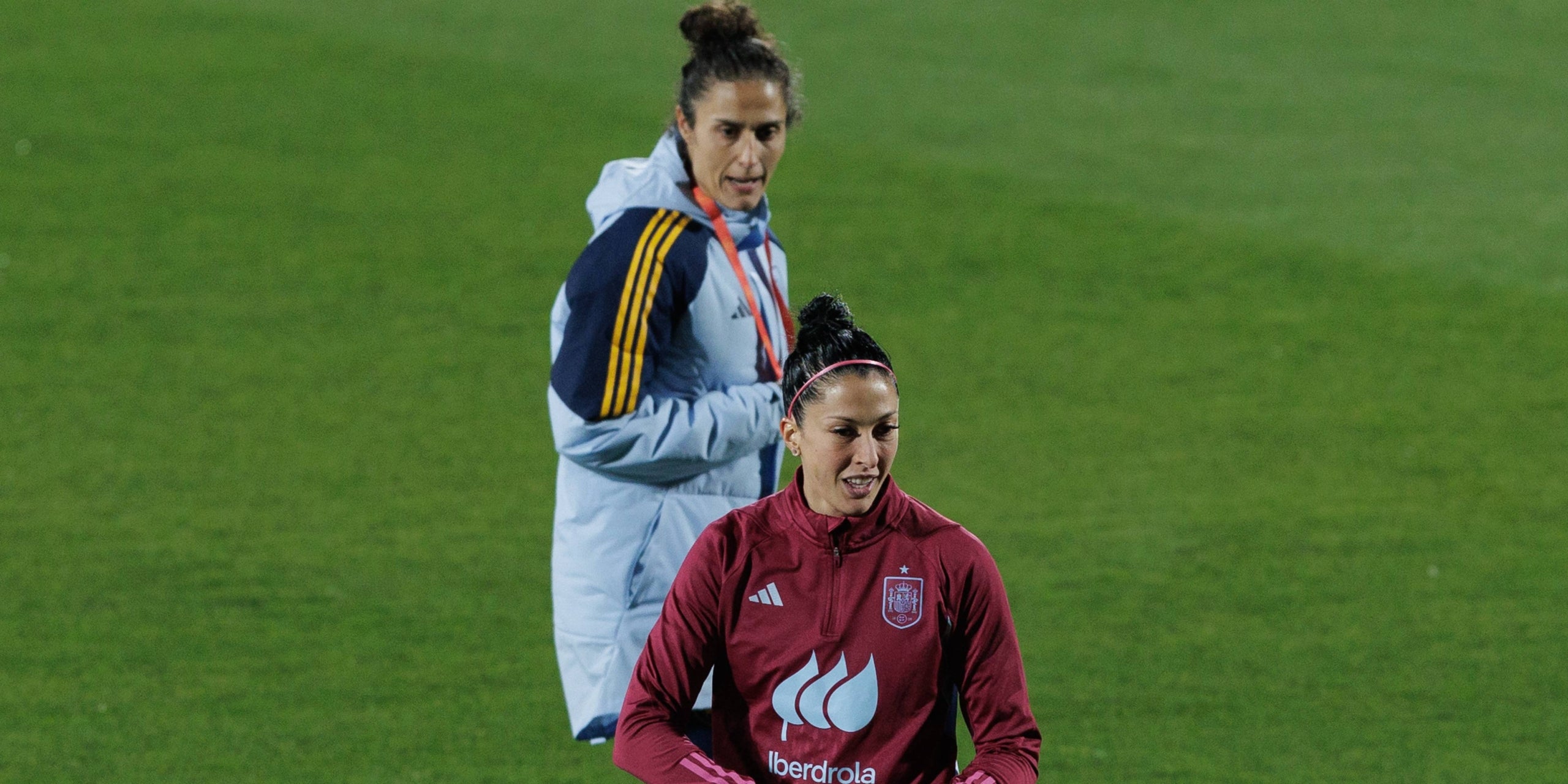 Montse Tomé i Jenni Hermoso, durant un entrenament de la selecció espanyola | Europa Press