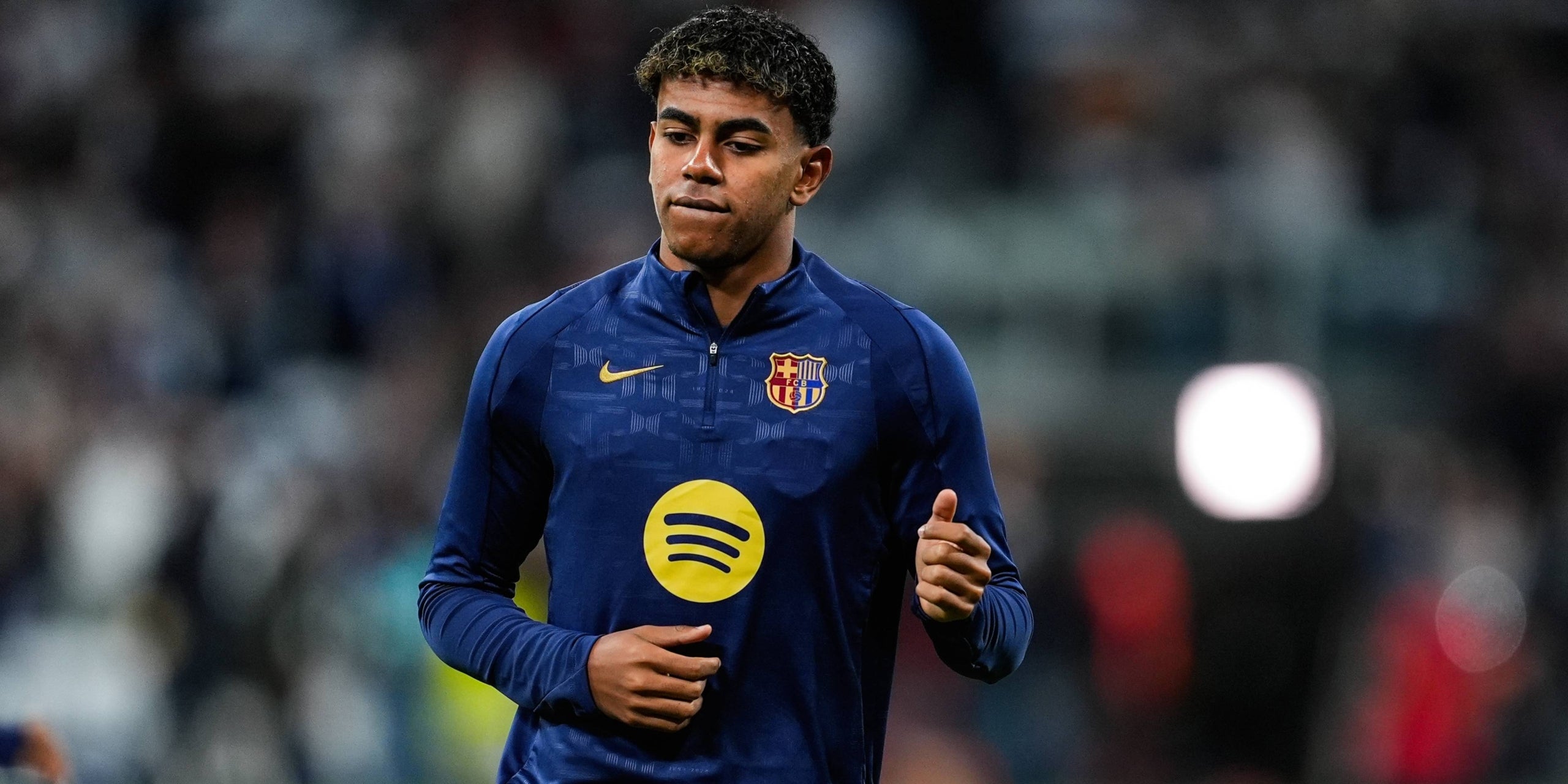 Lamine Yamal, durant un escalfament amb el Barça | Europa Press