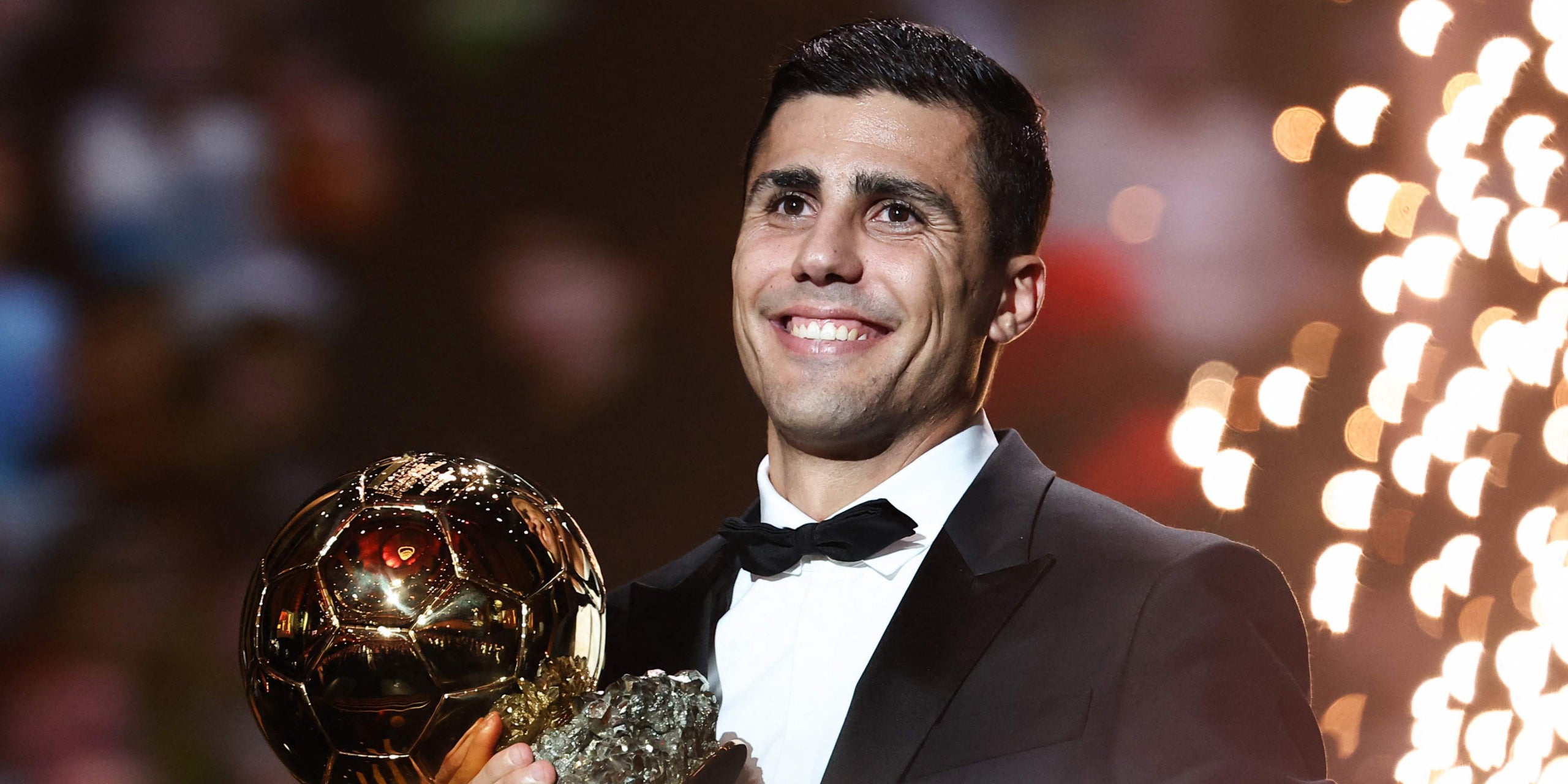 Rodri Hernández, amb la Pilota d'Or 2024 | Europa Press