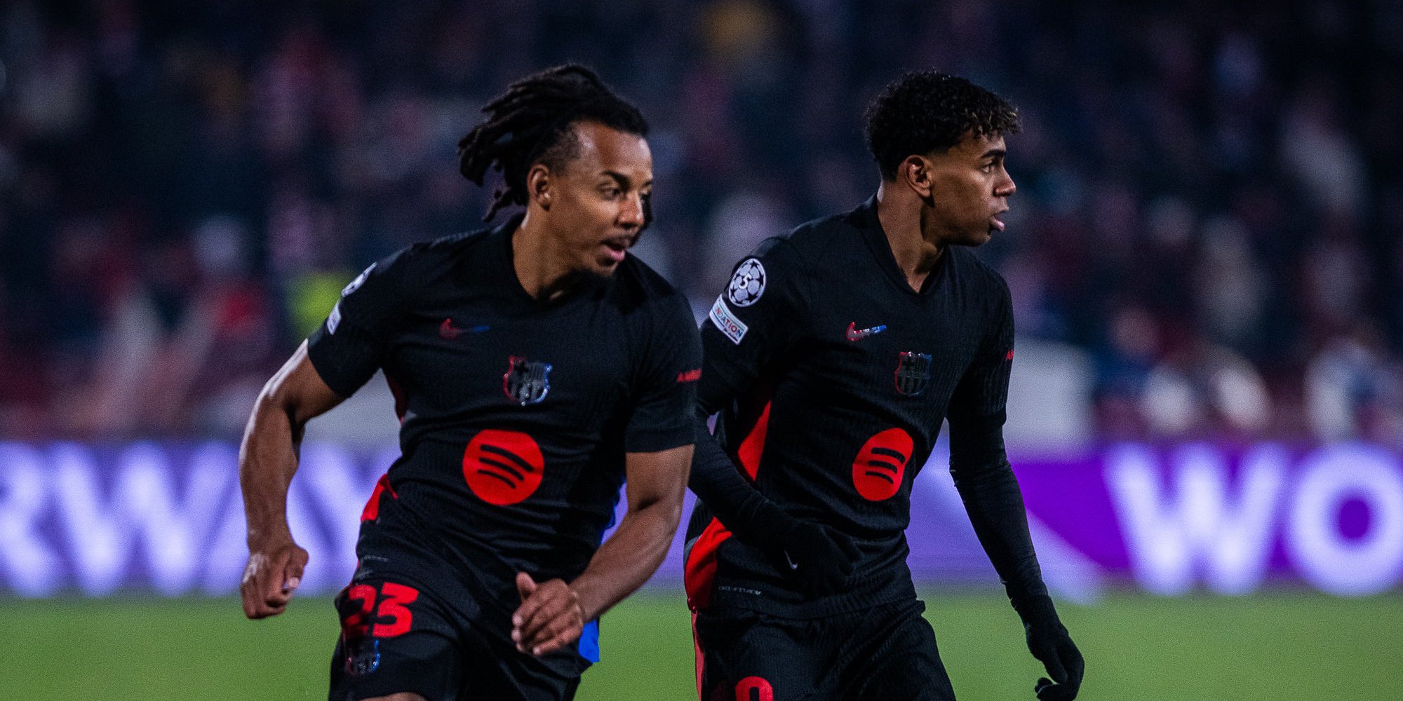 Jules Kounde y Lamine Yamal, durante el partido contra el Estrella Roja | FC Barcelona