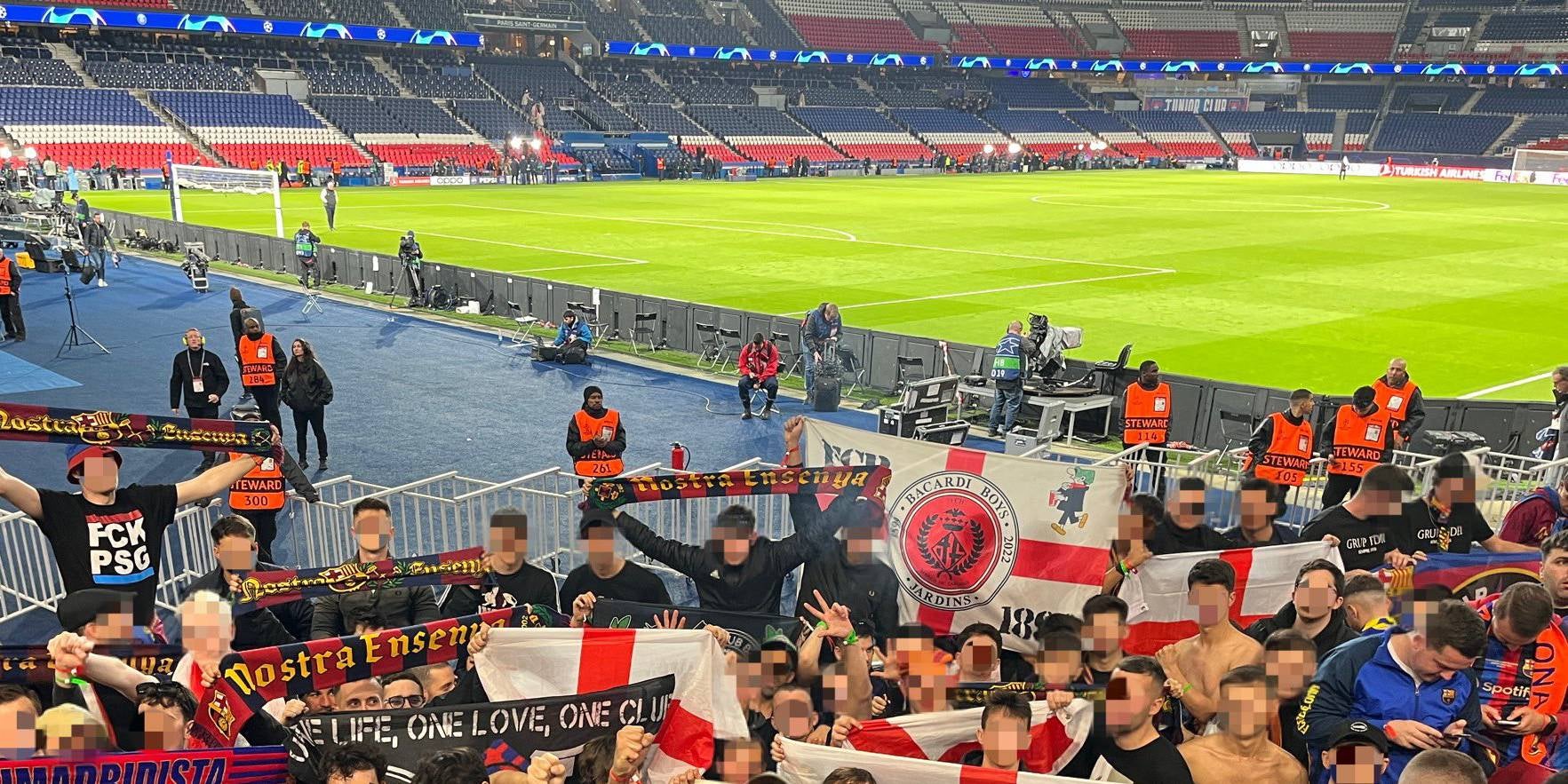 Aficionats del Barça al Parc dels Prínceps en el partit de Champions contra el PSG de l'abril de 2024 | PB Nostra Ensenya