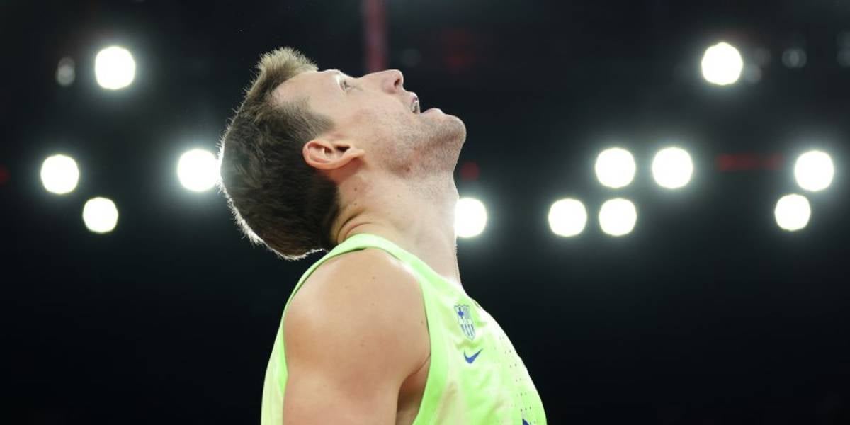Vesely mirant el cel de Múnic | @FCBBasket