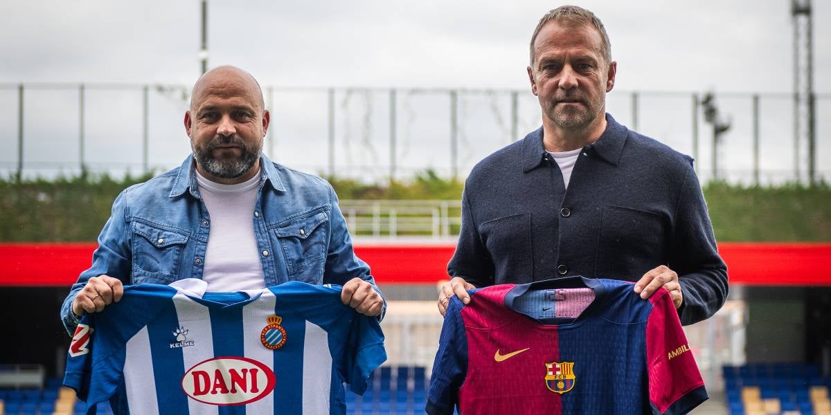 Hansi Flick i Manolo González en la foto tradicional prèvia al derbi | @fcbarcelona_cat