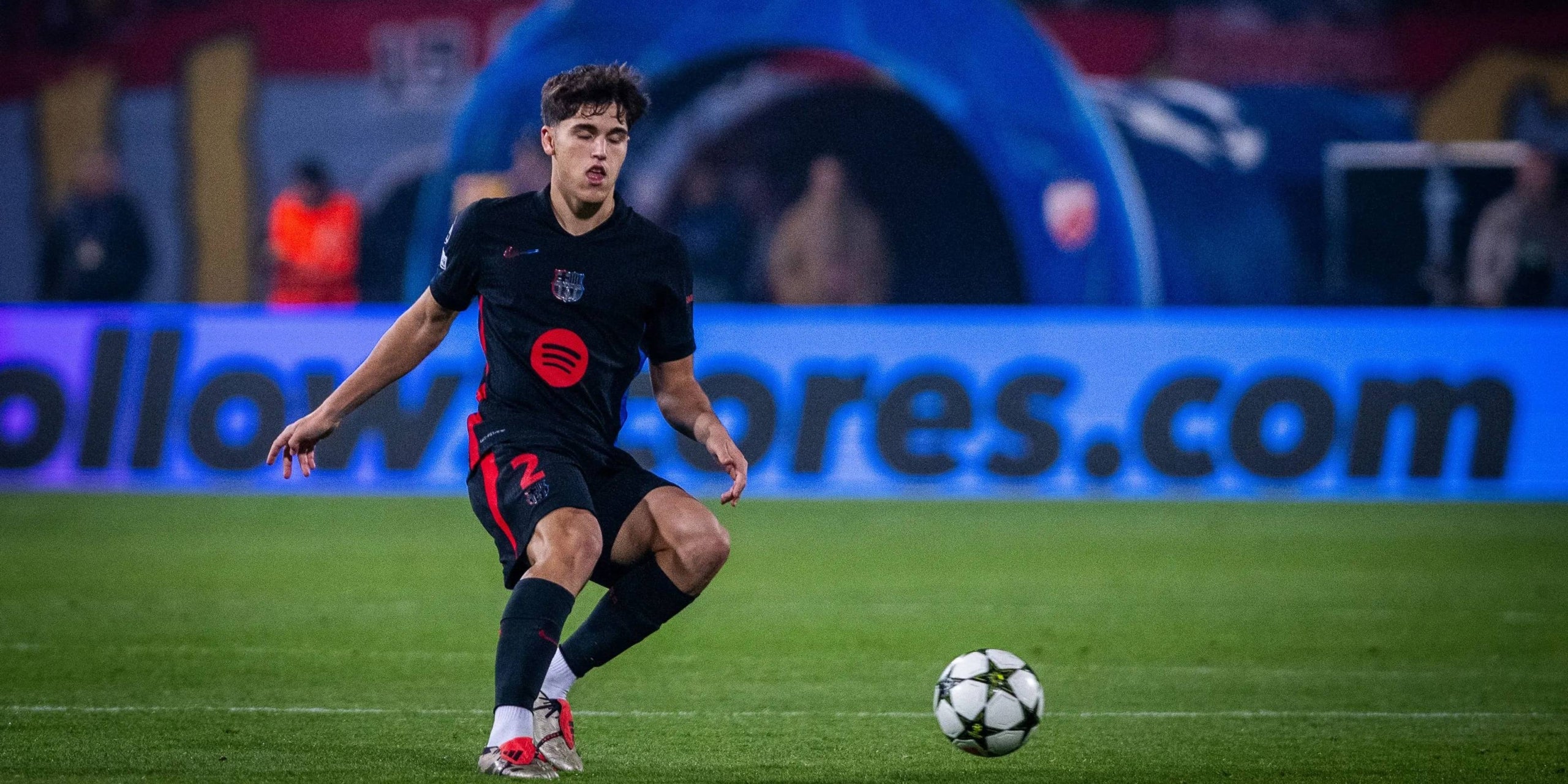 Pau Cubarsí, durant l'Estrella Roja-Barça | FC Barcelona
